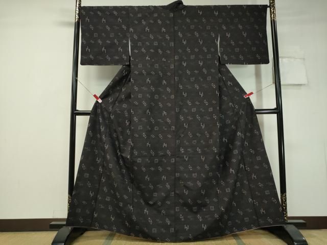 平和屋着物●国指定重要無形文化財　本場久米島紬　手織　正絹　逸品　CAAV4727vp 平和屋着物○国指定重要無形文化財 本場久米島紬 手織 正絹 逸品