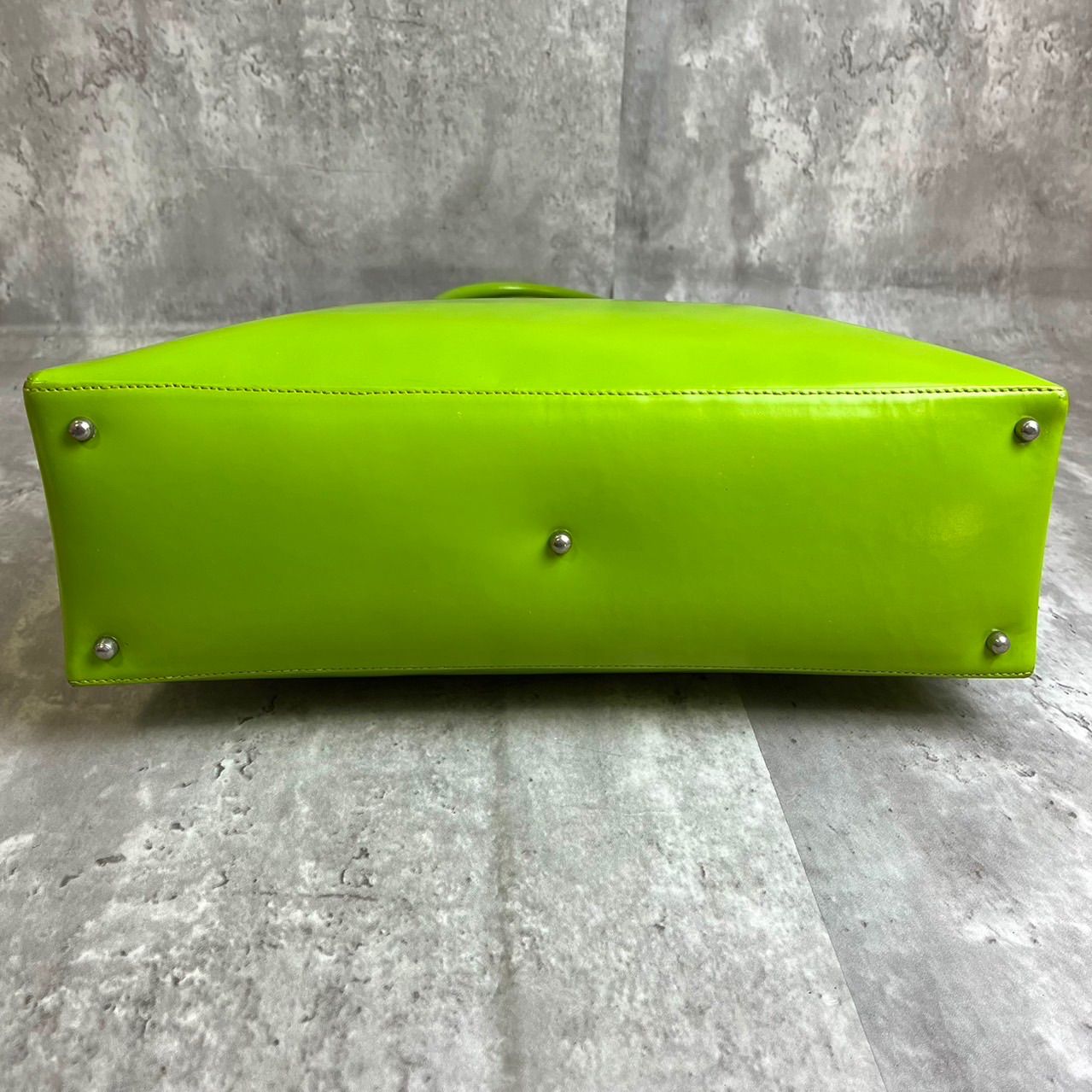 ✨良品✨ GUCCI グッチ 肩掛け トートバッグ ハンドバッグ ロゴ型押し  