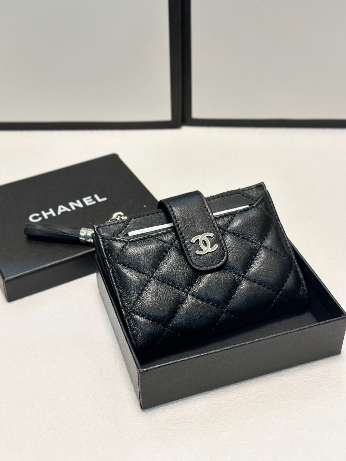 CHANEL シャネル二つ折りの財布