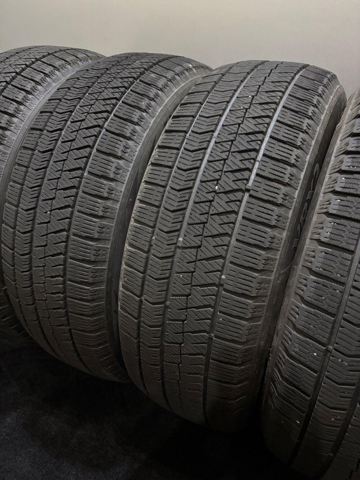 215 60R17 BRIDGESTONE VRX2 21年製 スタッドレス 4本 ブリヂストン ブリザック カローラクロス C-HR エスティマ 南7-K132