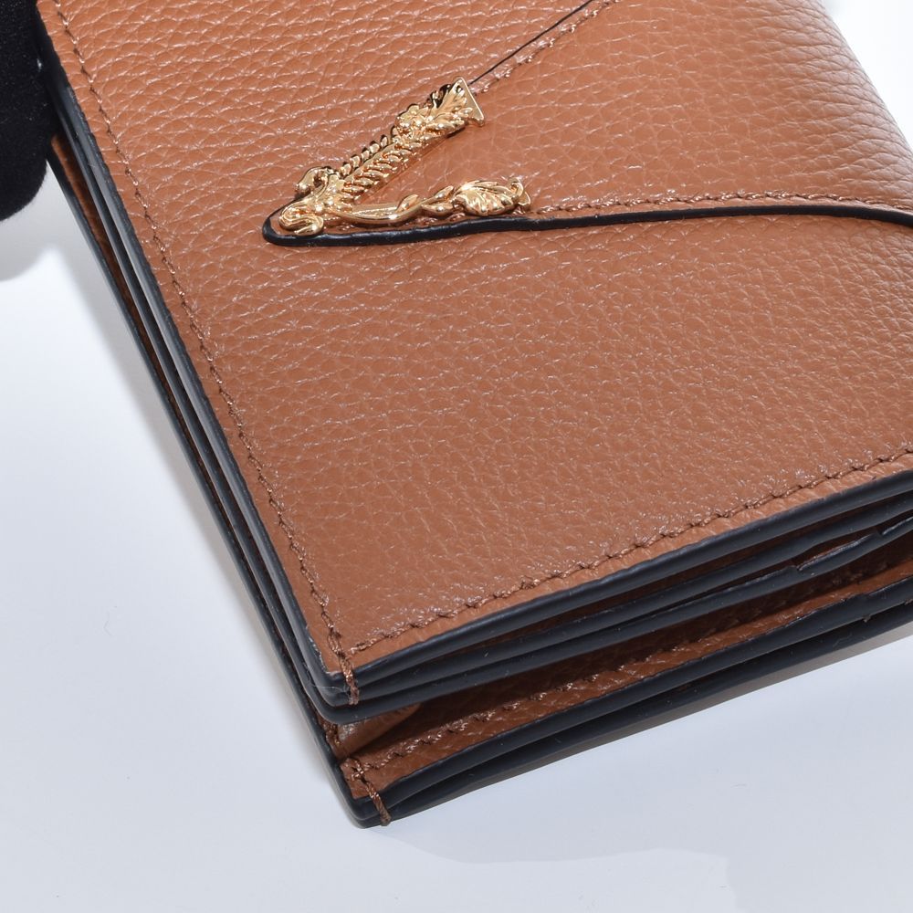 VERSACE ヴェルサーチ 折りたたみ財布 VIRTUS 二つ折り ヴェルサーチ 2つ折り財布 VIRTUS VERSACE 1005973 - メルカリ