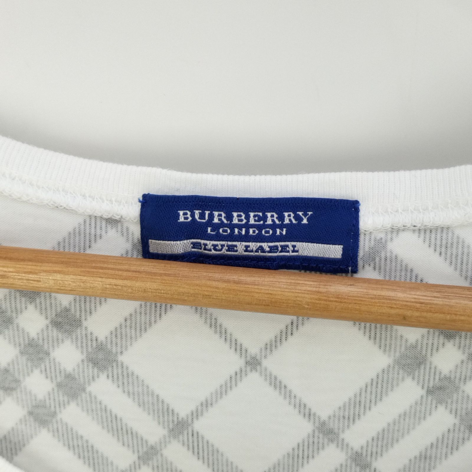 バーバリーロンドンブルーレーベル BURBERRY LONDON BLUE LABEL ロゴ刺繍 UネックTシャツ レディース 38