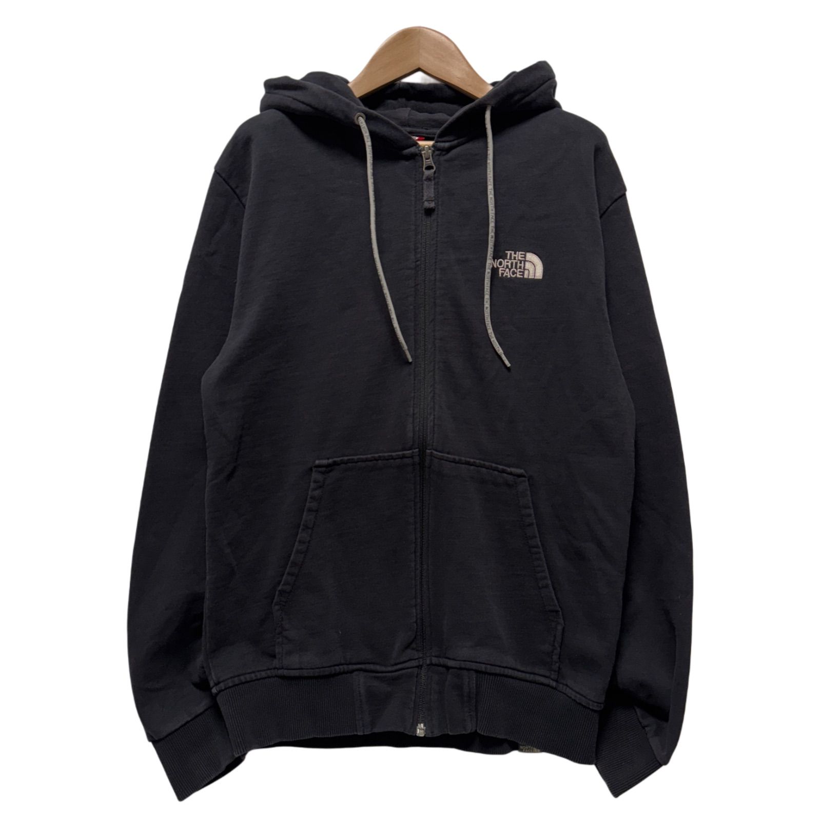 ノースフェイス ジップアップパーカー Mサイズ 刺繍ロゴ コットン100% THE NORTH FACE ブラック 黒 古着 L6040