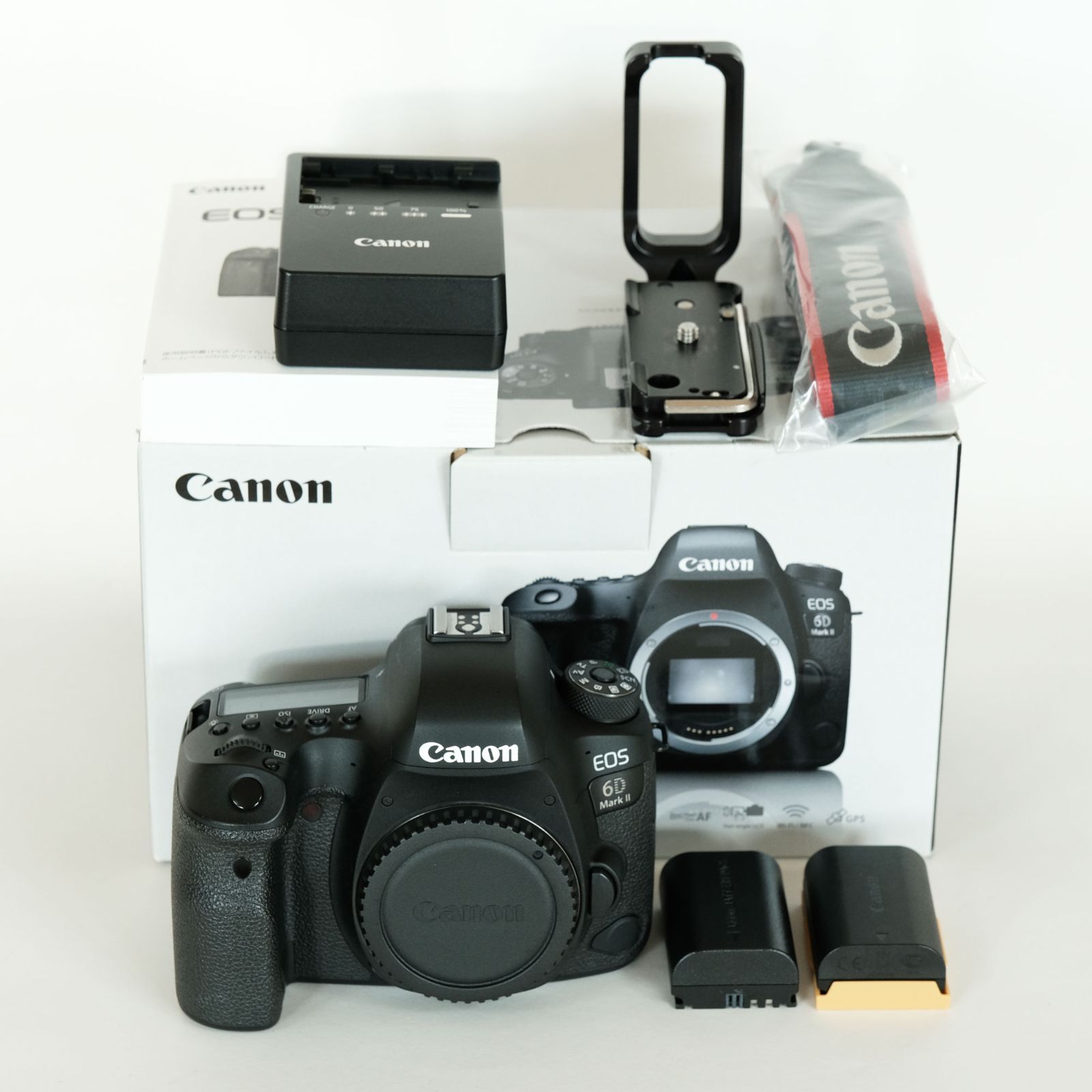 良品｜バッテリー2個、L型プレート付] Canon EOS 6D Mark II ボディ / キヤノンEFマウント / フルサイズ一眼レフ - メルカリ