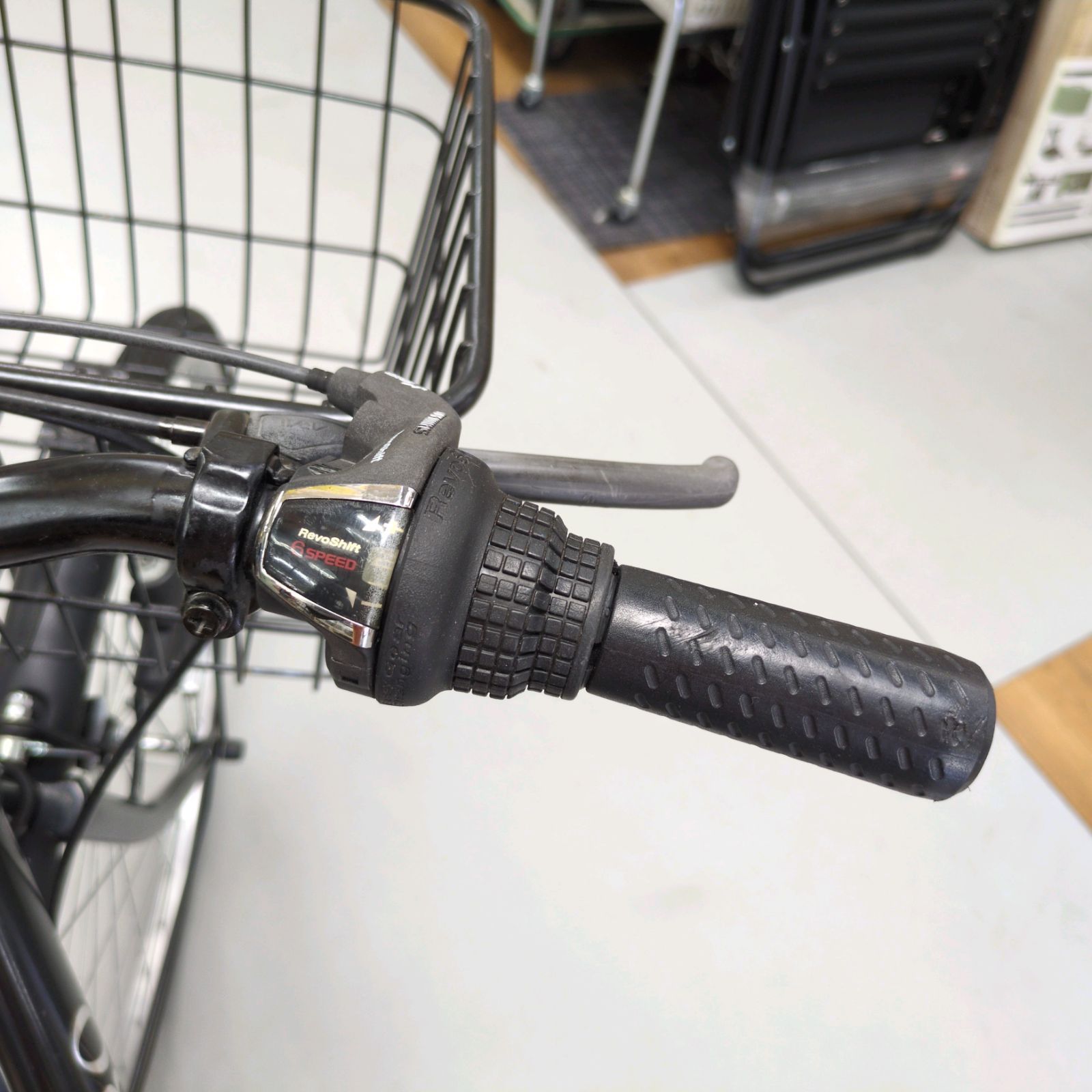 J203 ★多少サビキズ使用感★軽快自転車★URBAN LABO★6段★LEDダイナモ★27インチ J203 ☆多少サビキズ使用感☆軽快自転車☆URBAN LABO☆6段☆LED