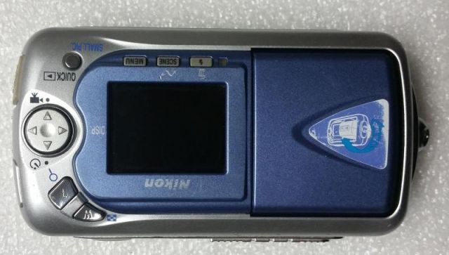 Nikon COOLPIX 12.2MP コンパクトデジタルカメラ 8メガSD付 デジタル