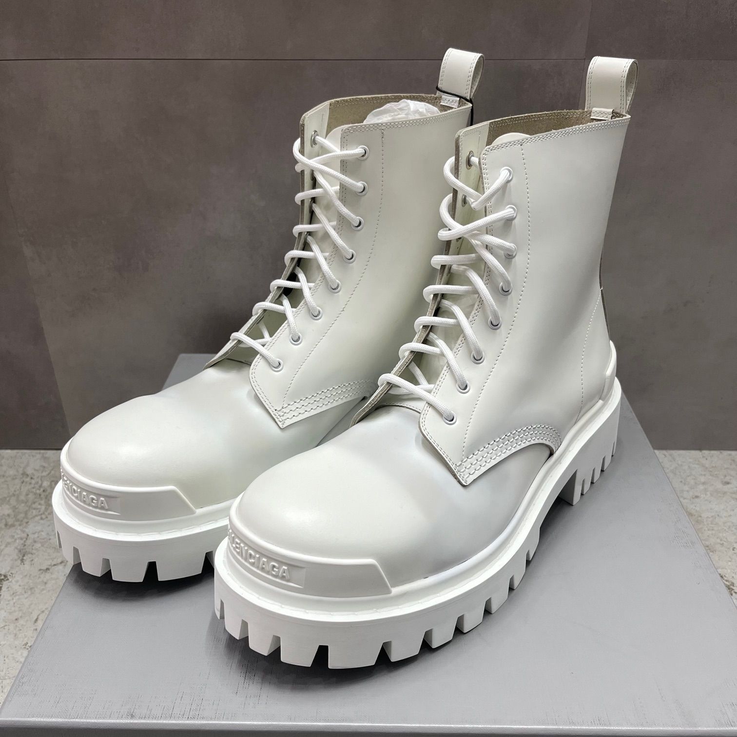 BALENCIAGA】リノ 20MM ブーツ レースアップ カーフスキン