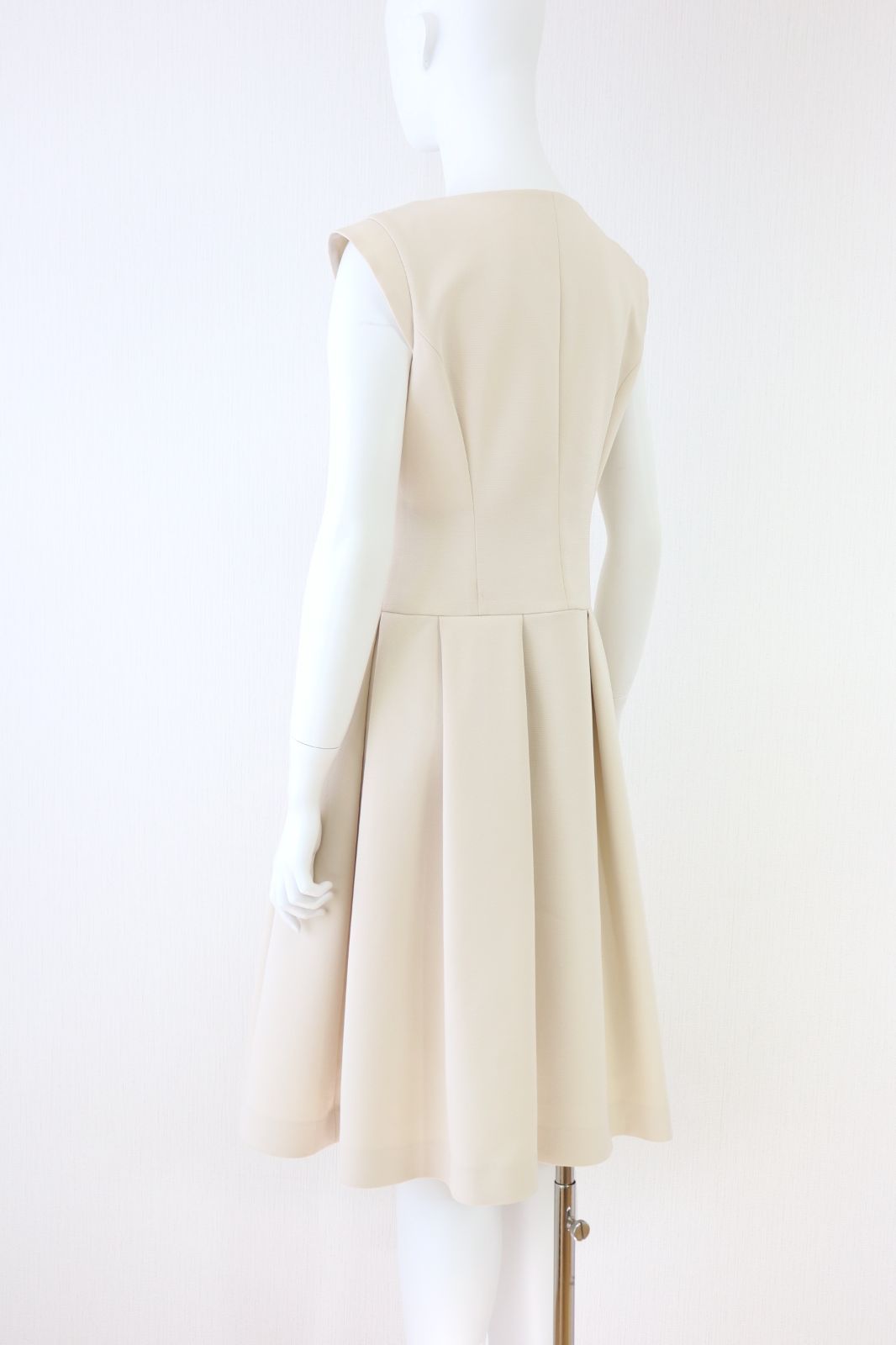 Rene♪ルネ　ベージュ　ワンピース ルネ Rene ベージュ ワンピース 38 限定版 リミテッド