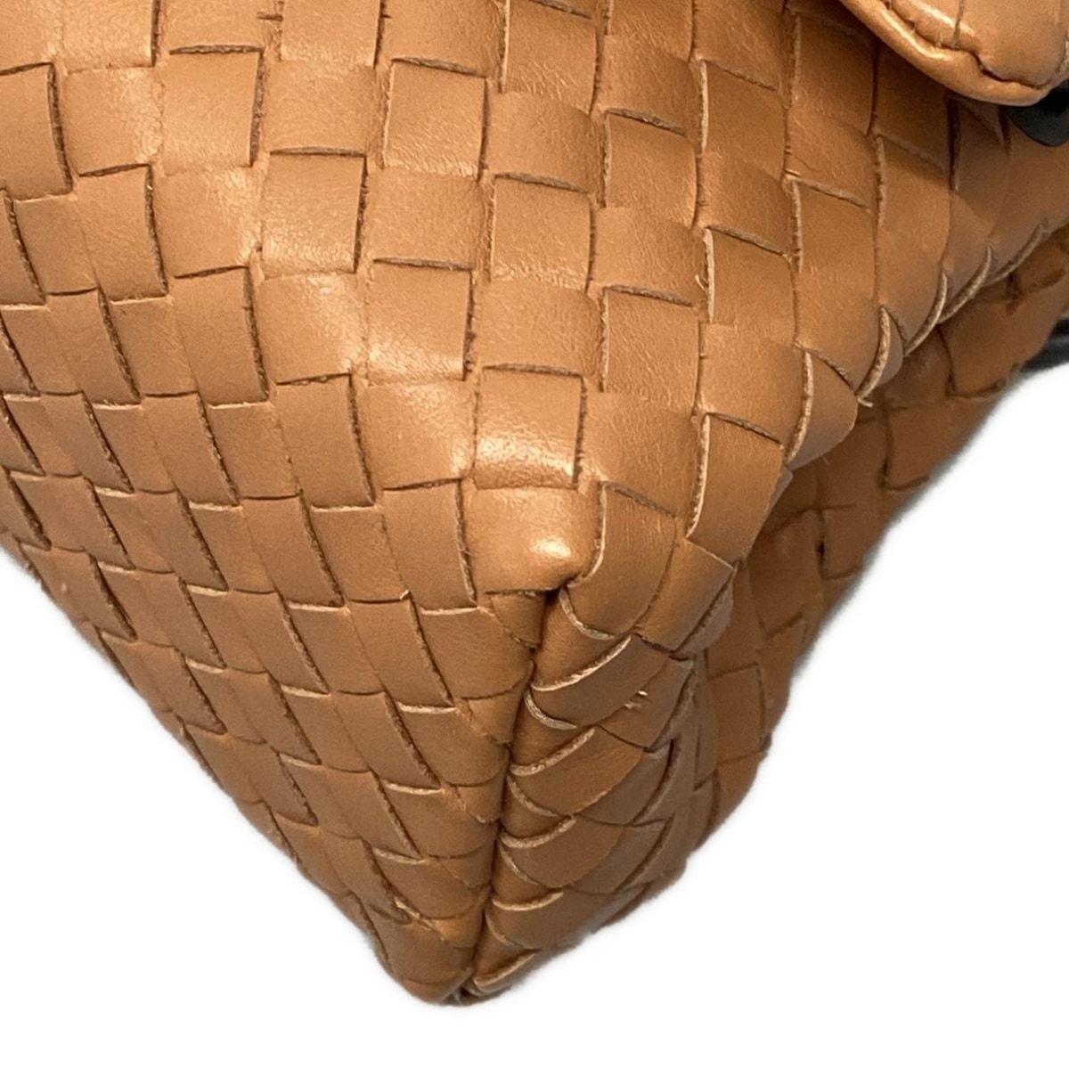 Bottega Veneta イントレチャートショルダーバッグ　ブラウン BOTTEGA VENETA(ボッテガヴェネタ) ショルダーバッグ イントレ