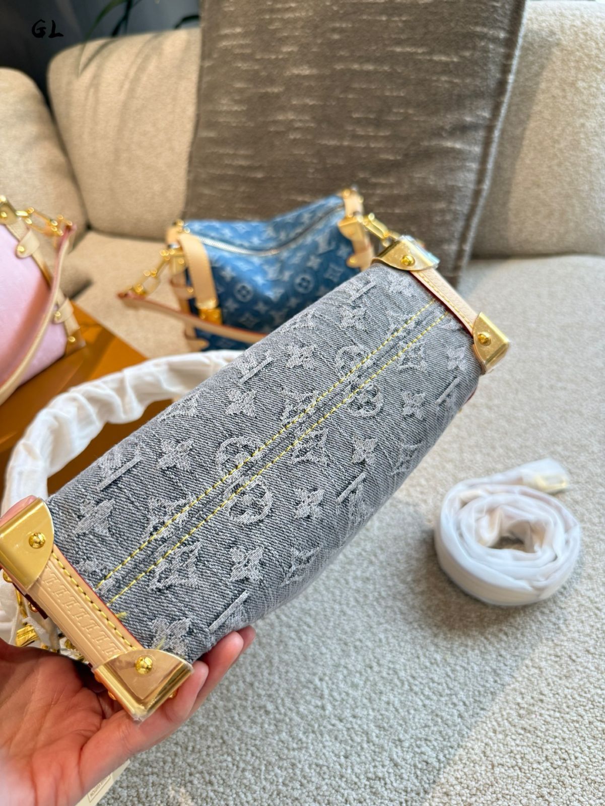 LOUIS VUITTON ルイヴィトン　パンプス　箱•保存袋•トップリフト付き 今日特価】Louis Vuitton New Soft Box Bag Side Trunk Medium