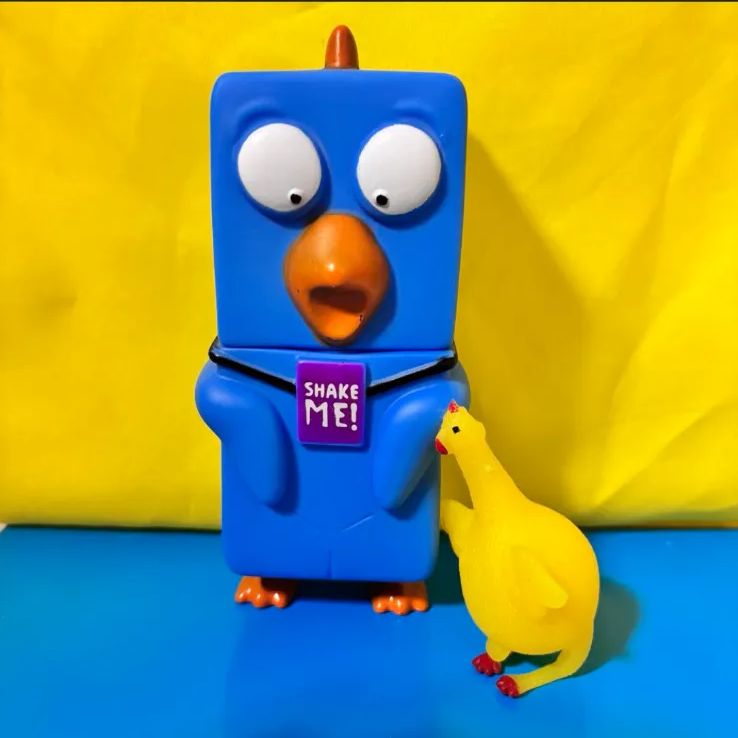 おもしろおもちゃ shake chicken (ブルー) Animolds Shake Me Chicken