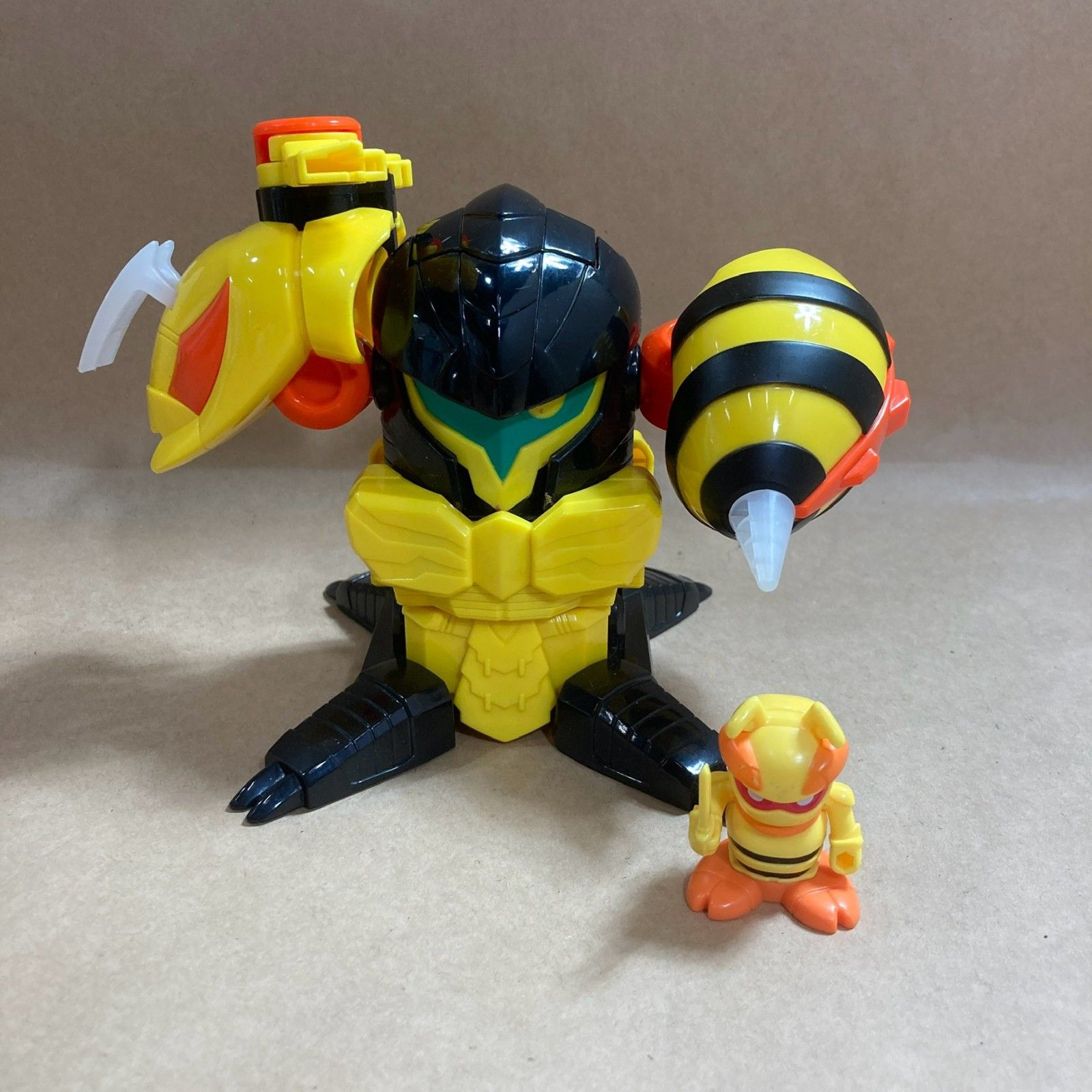 ☆お値下げ！ BANDAI バンダイ ムシ忍 カラクリメカ＋フィギュア 4