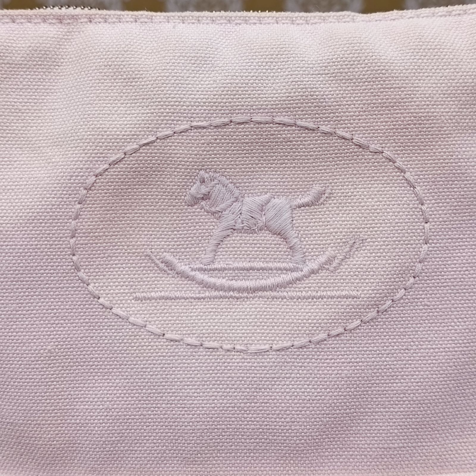 ピンク