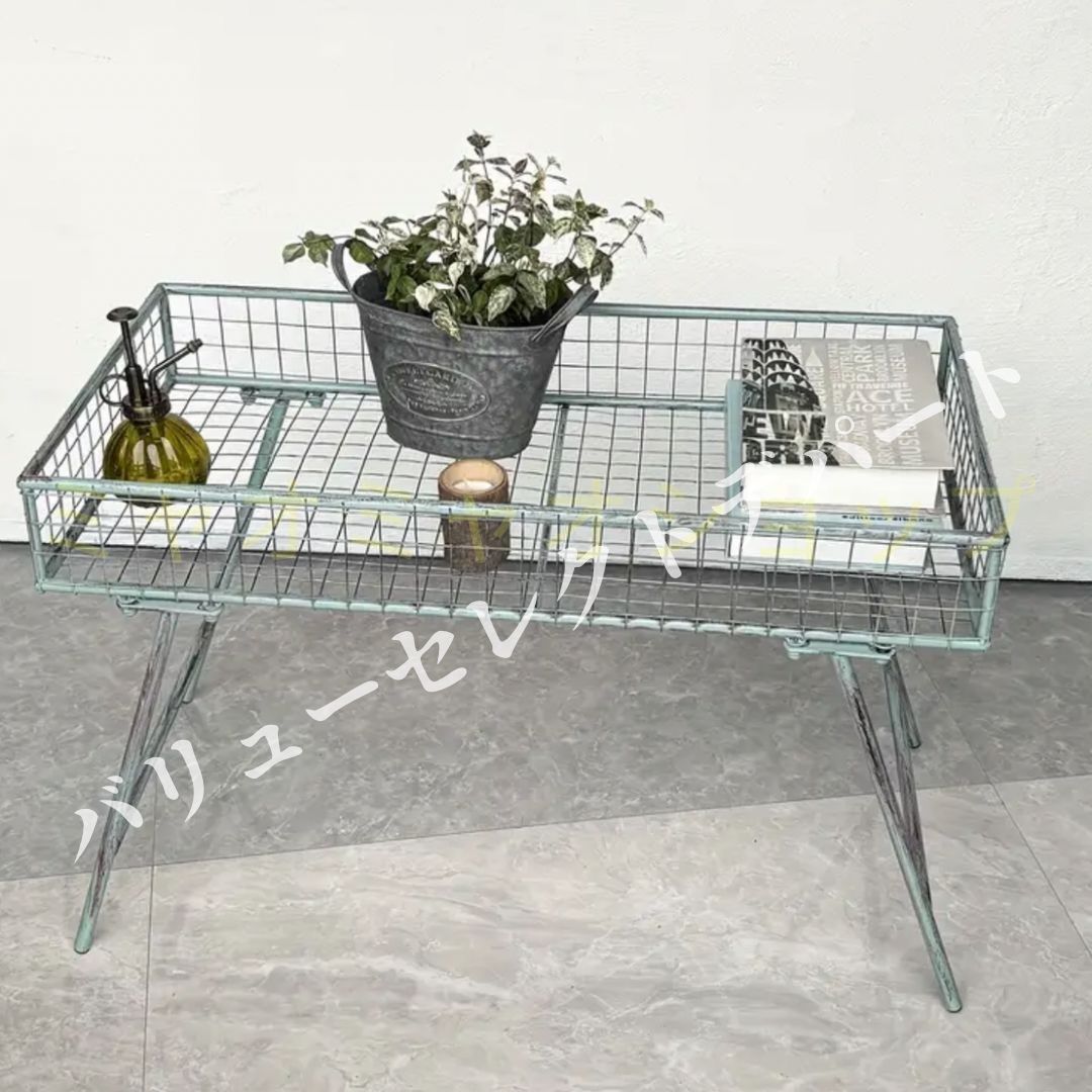 ディスプレイラック フローラルモチーフ ノルディックインダストリアルヴィンテージデザイン 重厚メタルプラントスタンド構造 オープングリッド設計 屋内屋外両用対応 リビングバルコニーパティオ使用可 スペース節約型収納棚 スカンジナビアンスタイル装飾棚