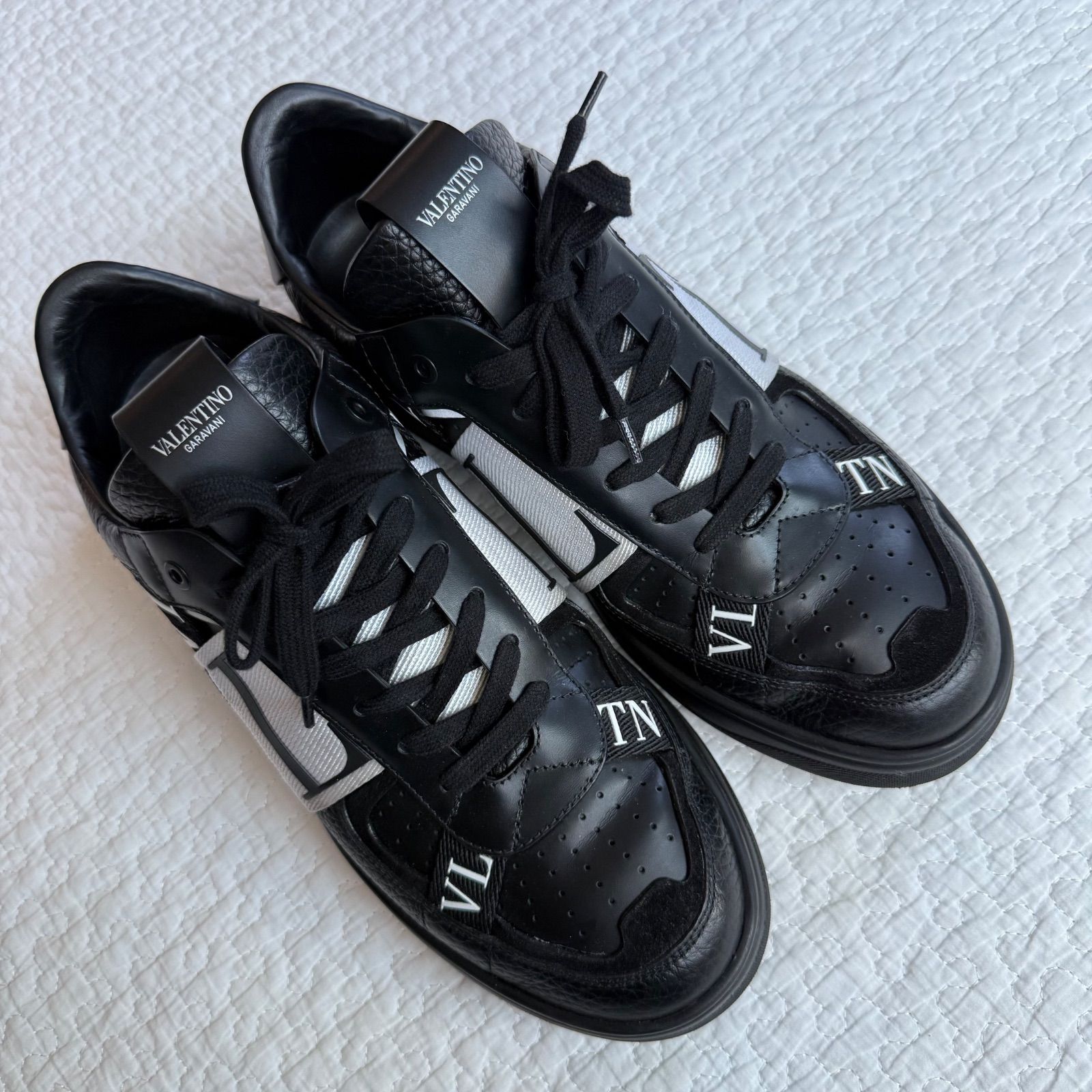 【未使用】VALENTINO vltn ロゴ レザー スニーカー ヴァレンティノ 正規品 美品 VALENTINO GARAVANI VLTN ヴァレンティノ
