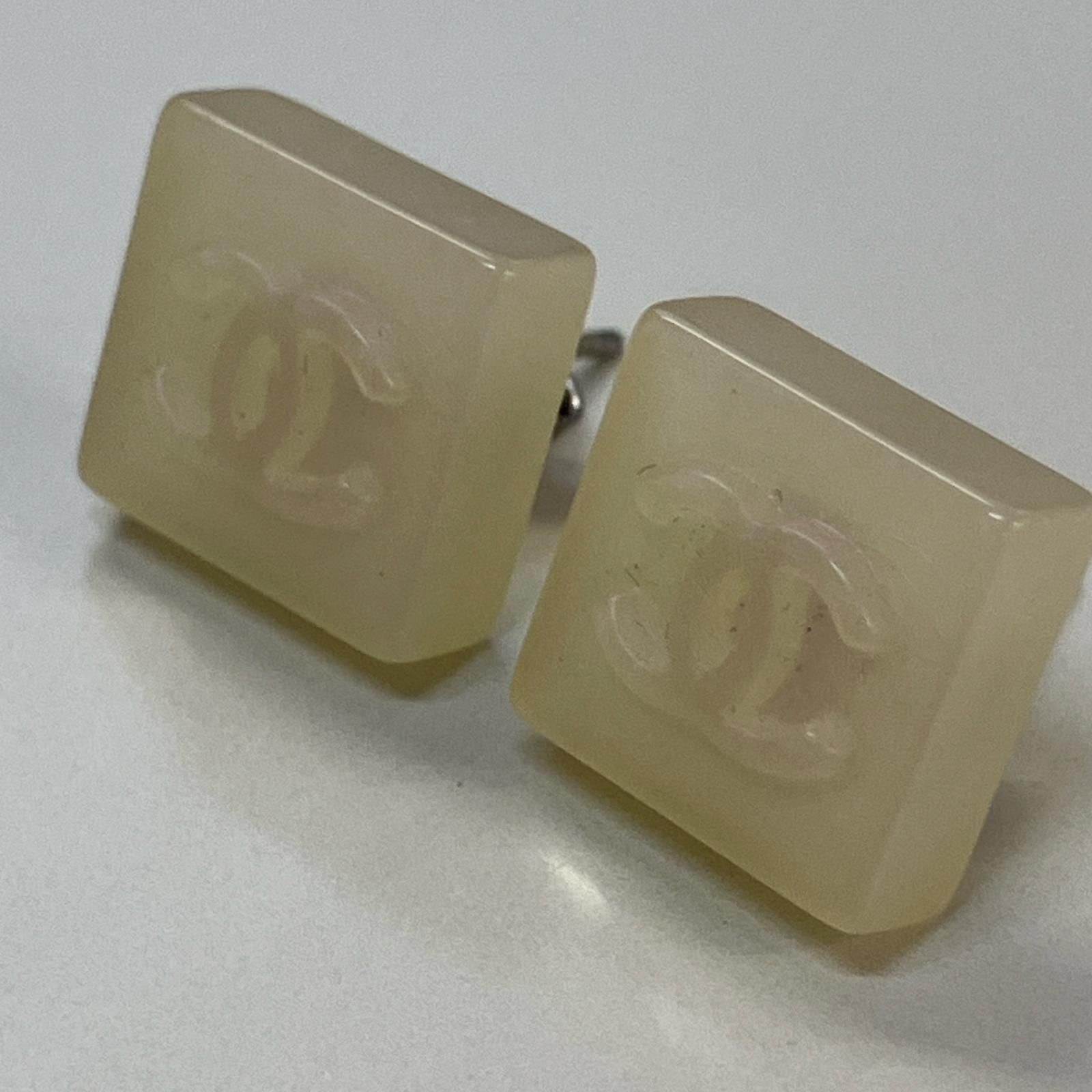 シャネル　ピアス　刻印なし　付属品箱なし 国内即発 CHANEL ロゴ刻印 ヴィンテージ調 CCピアス ゴールド