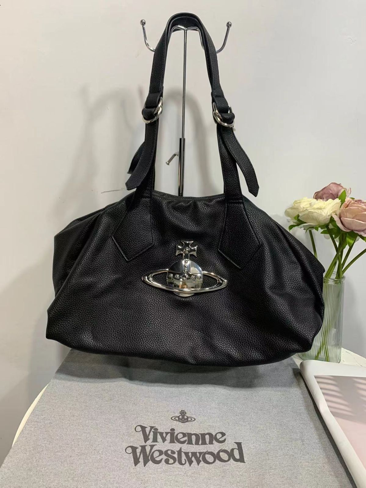 新品Vivienne Westwood ヴィヴィアンウエストウッド ボストンバッグ ビッグオーブ