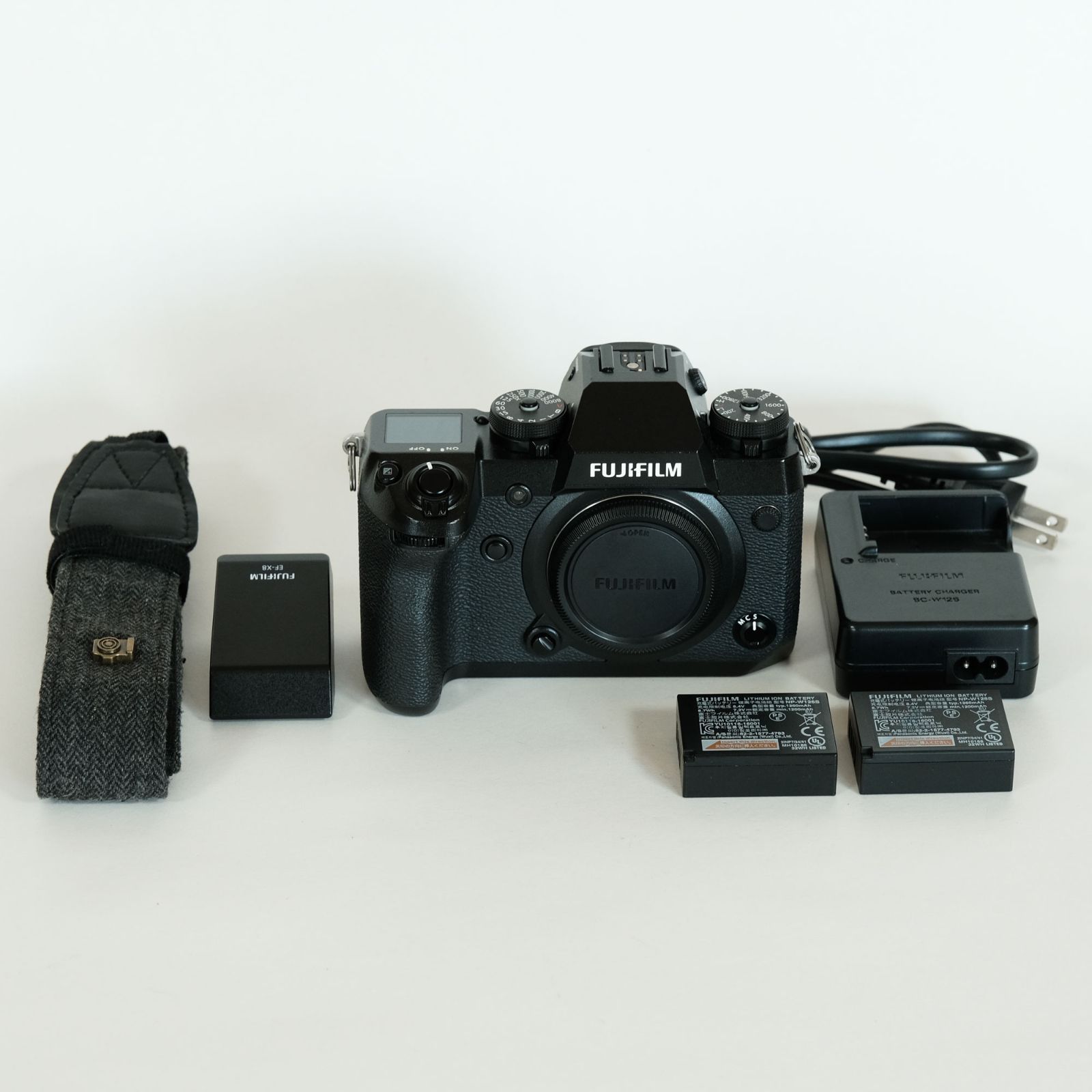 □ FUJIFILM X-H1 用 バッテリーグリップ VPB-XH1 : 富士フイルム