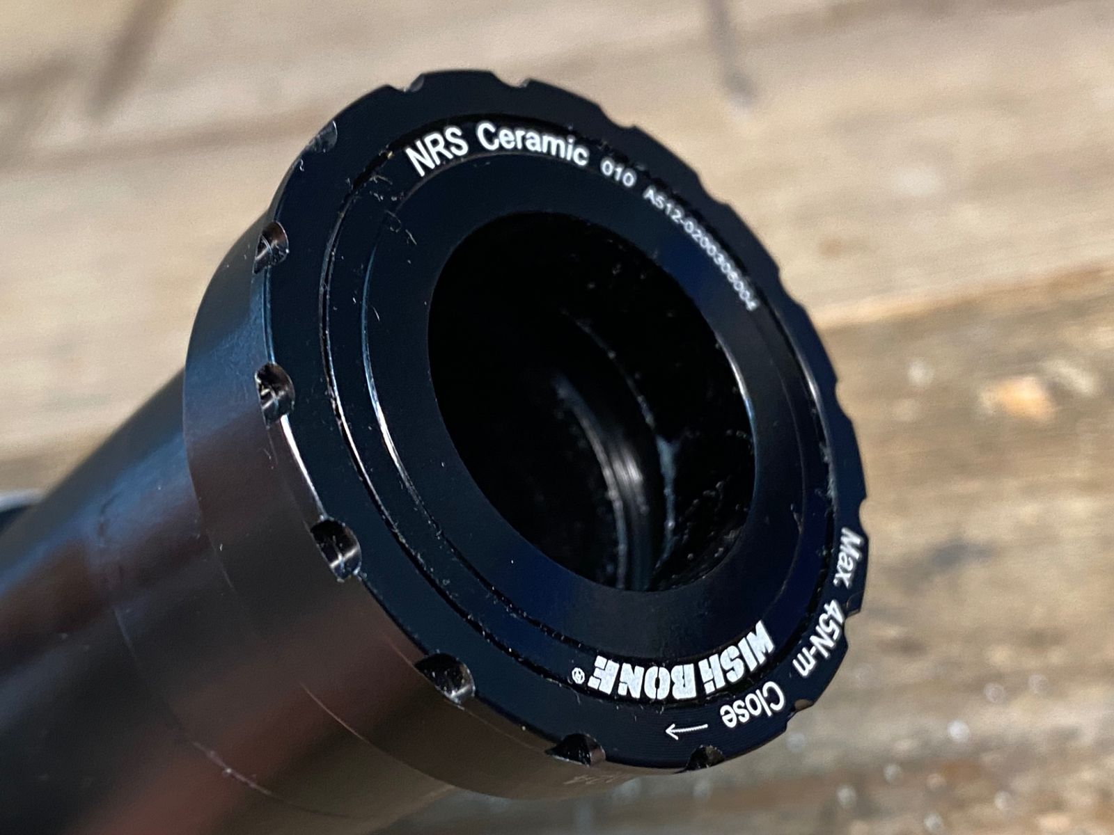 IN920 ウィッシュボーン WISHBONE BBB3024 ボトムブラケット