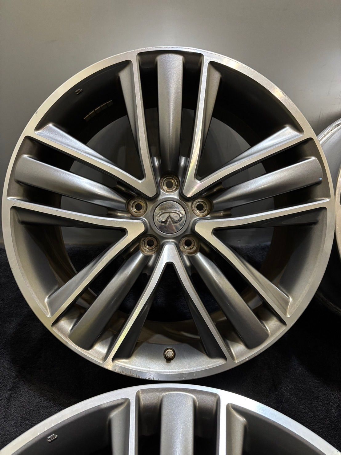 ☆日産 インフィニティ スカイライン V37 純正 19インチ 8.5J +50