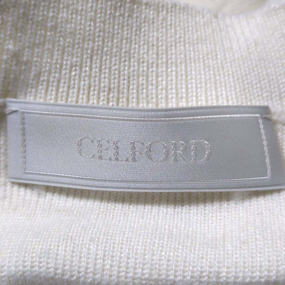 アイボリー 長袖