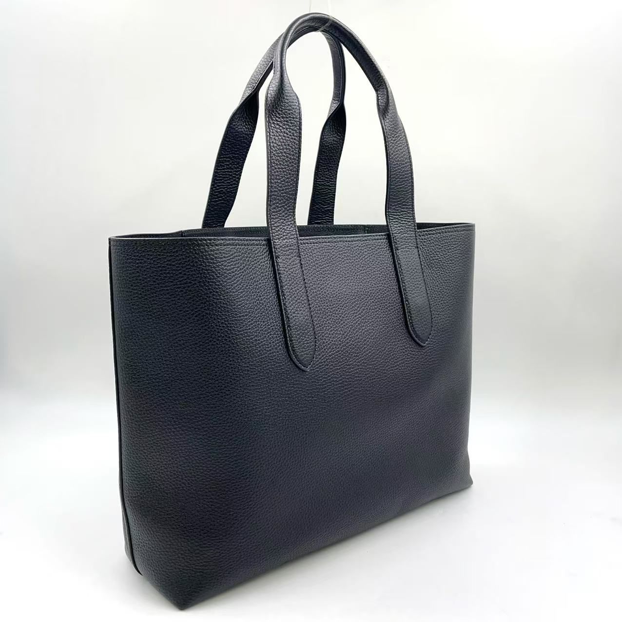 LOUIS VUITTON カバ ヴォワヤージュNV ノワール トリヨンレザー