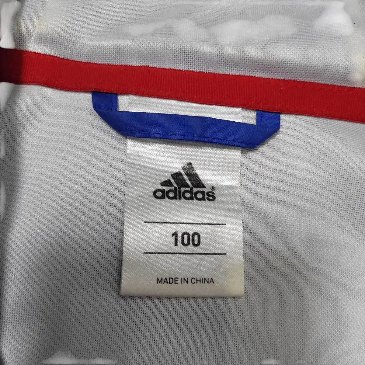 アディダス チェルシーFC ウィンドブレーカー adidas(アディダス) チェルシー FC ウインドブレーカー - メルカリ