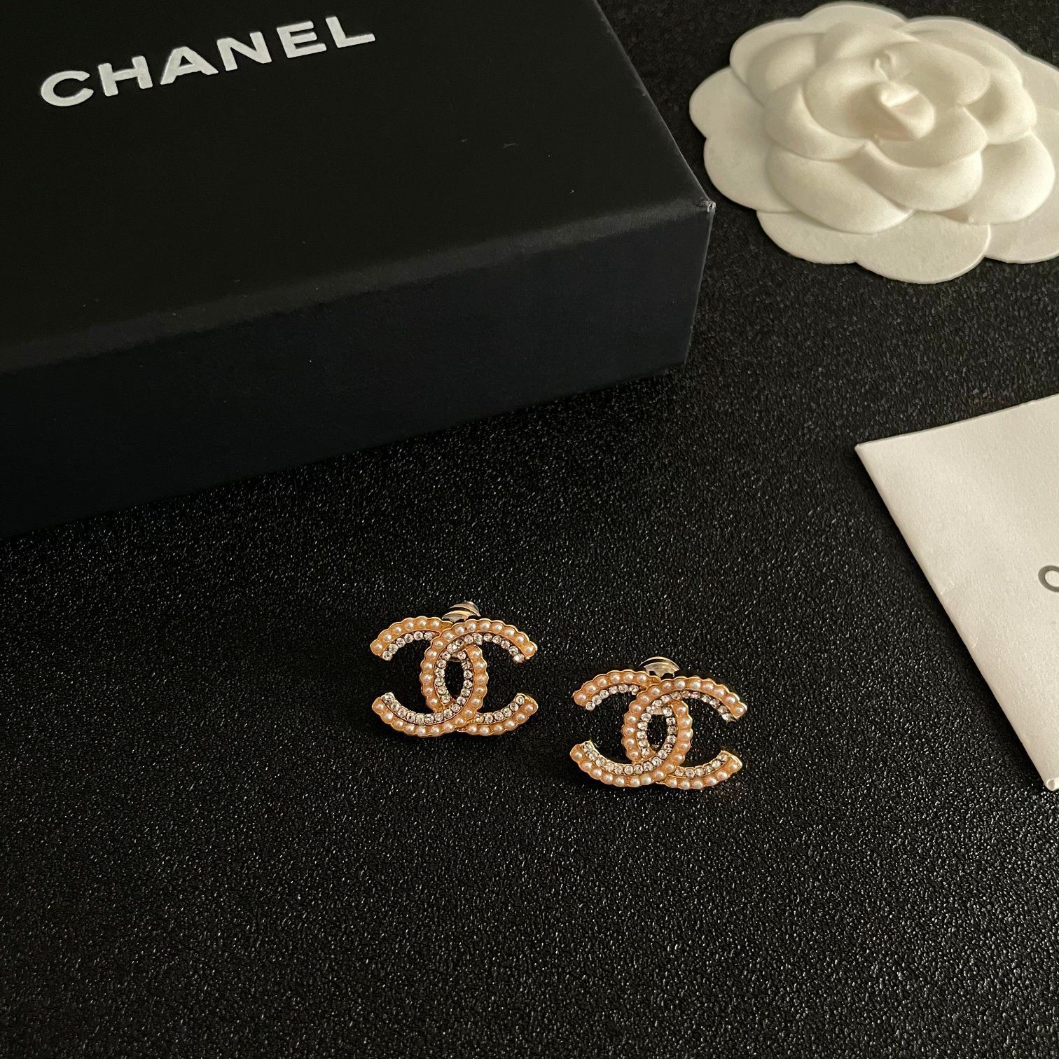 CHANEL ゴールド ダブルCロゴ イヤリング 楽天市場】シャネル CHANEL イヤリング メタル CCマーク ダブルC