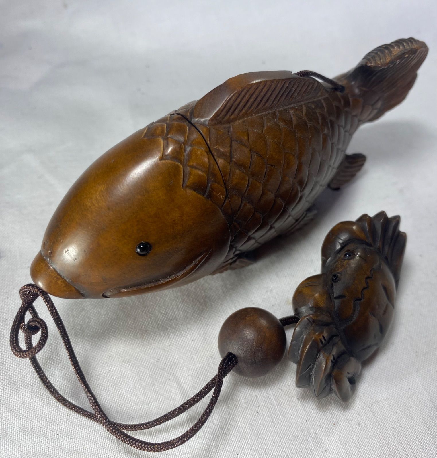 印籠　柘植　カニと魚　黄楊繊細彫刻　木製 印籠 柘植 カニと魚 黄楊繊細彫刻 木製