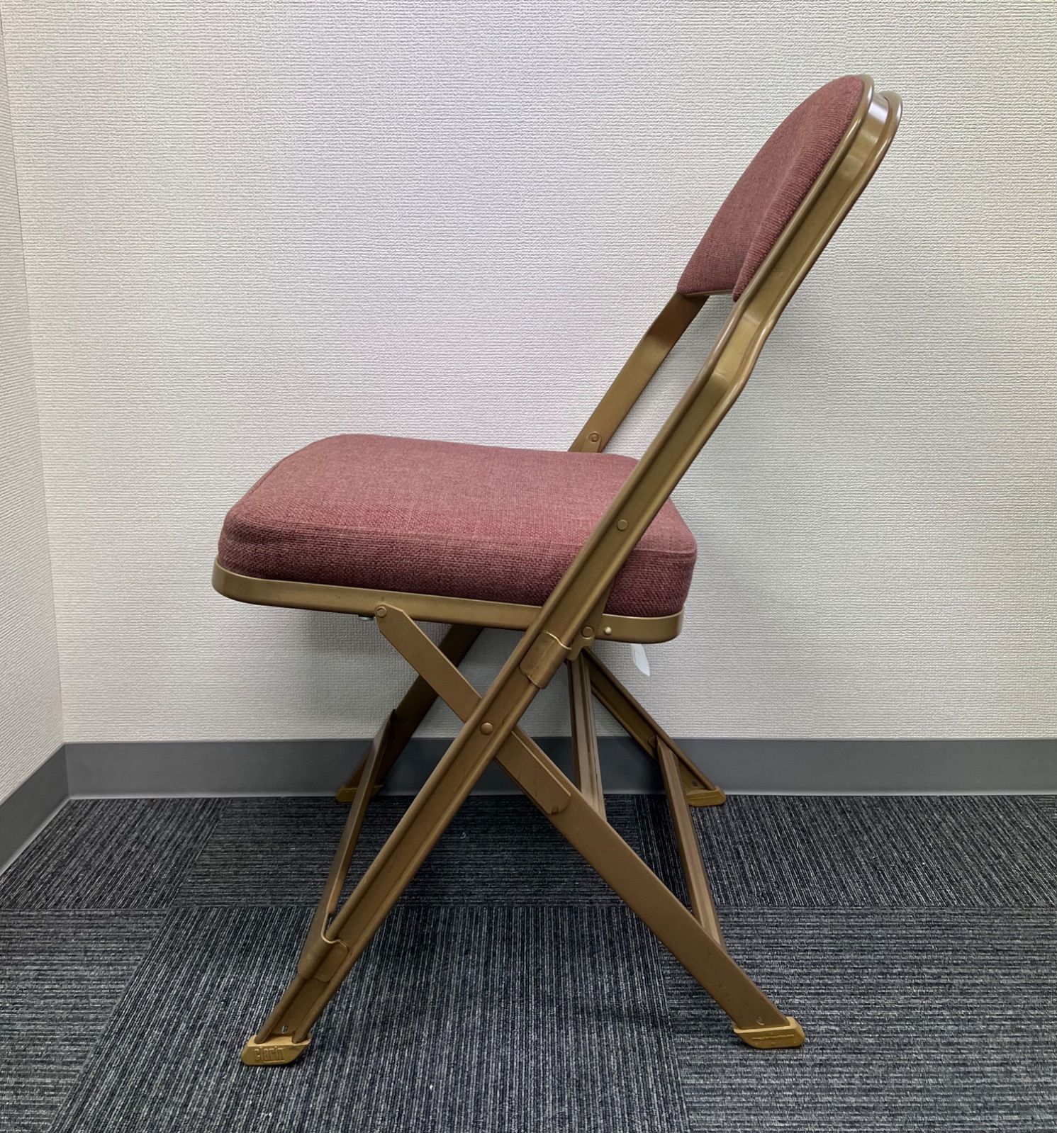 CLARIN クラリン社 FULL CUSHION FOLDING CHAIR CLARIN FULL CUSHION FOLDING CHAIR WITH ARM – unitedpacifics