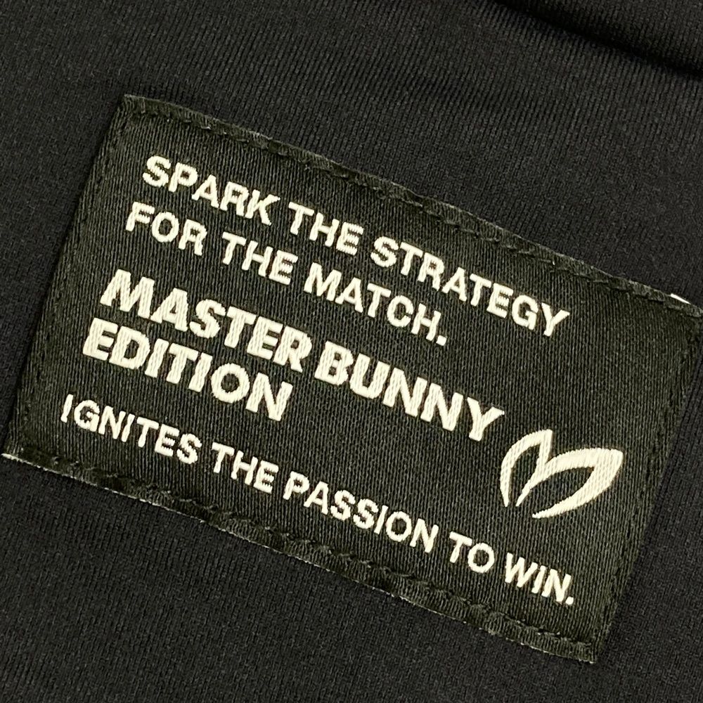サイズ：2 MASTER BUNNY EDITION マスターバニーエディション 2023年モデル ハイネック 半袖Tシャツ ラインストーン  ネイビー系 [240101469400] ゴルフウェア レディース ストスト サイズ：2 MASTER BUNNY EDITION マスターバニーエディション