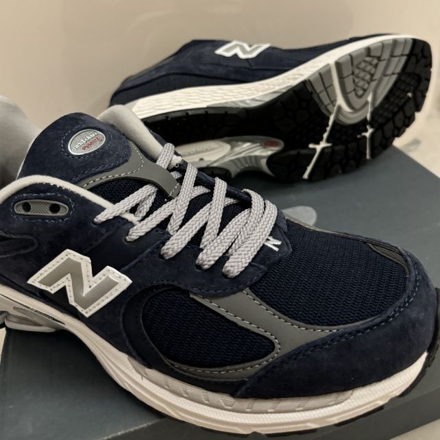 ニューバランス 2002R ゴアテックス "エクリプス"ネイビーのユニセックススポーツシューズ New Balance 2002R GORE-TEX