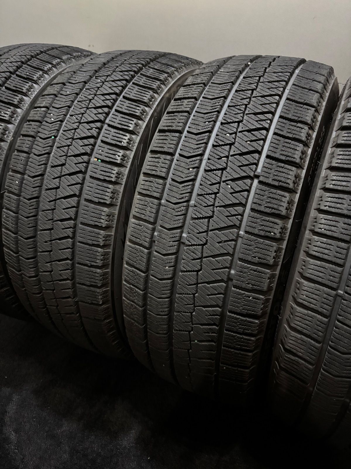 225 45R17 BRIDGESTONE VRX2 19年製 スタッドレス 4本 ブリヂストン ブリザック レクサス IS VW ゴルフ シロッコ パサート 南3-K160