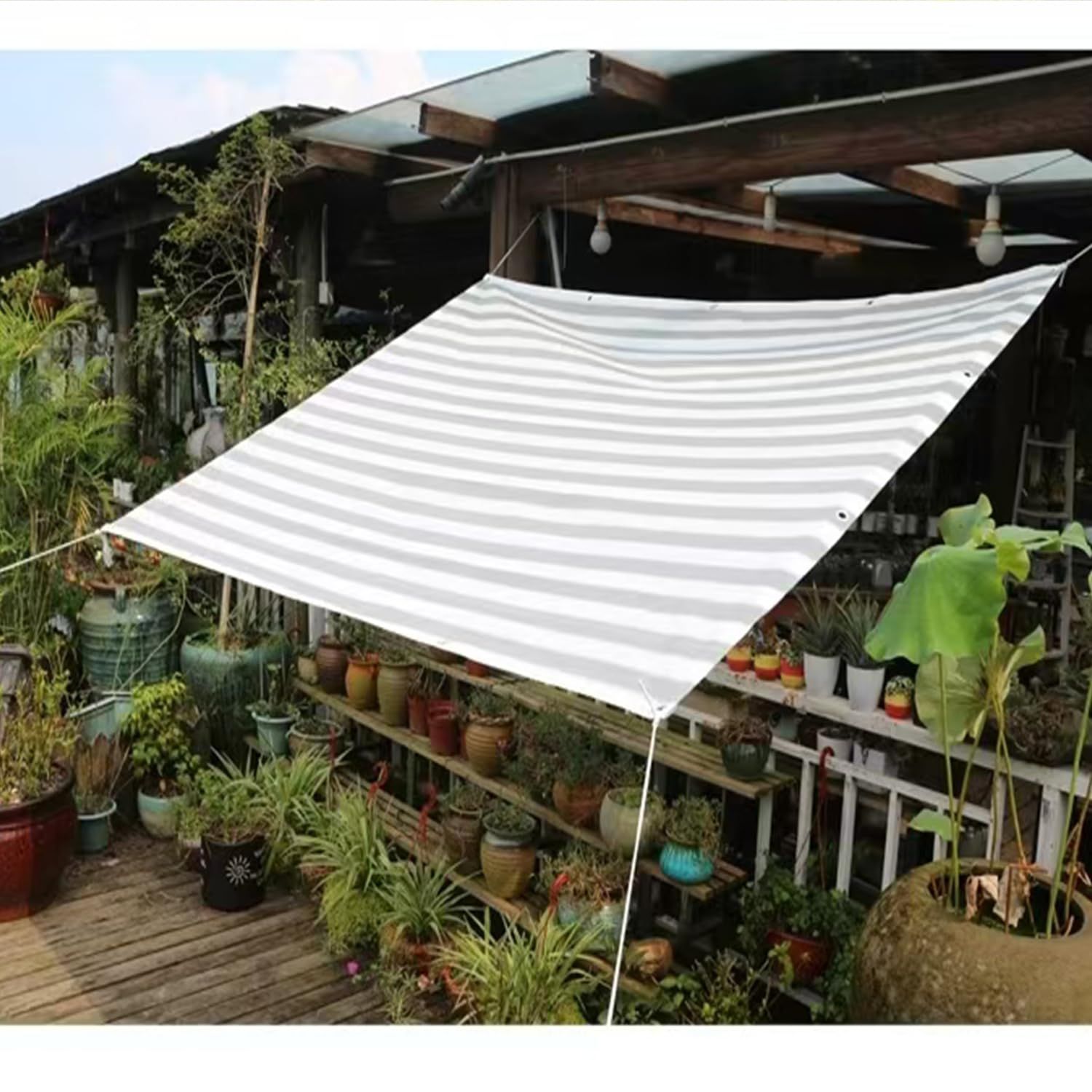 雨よけシェード