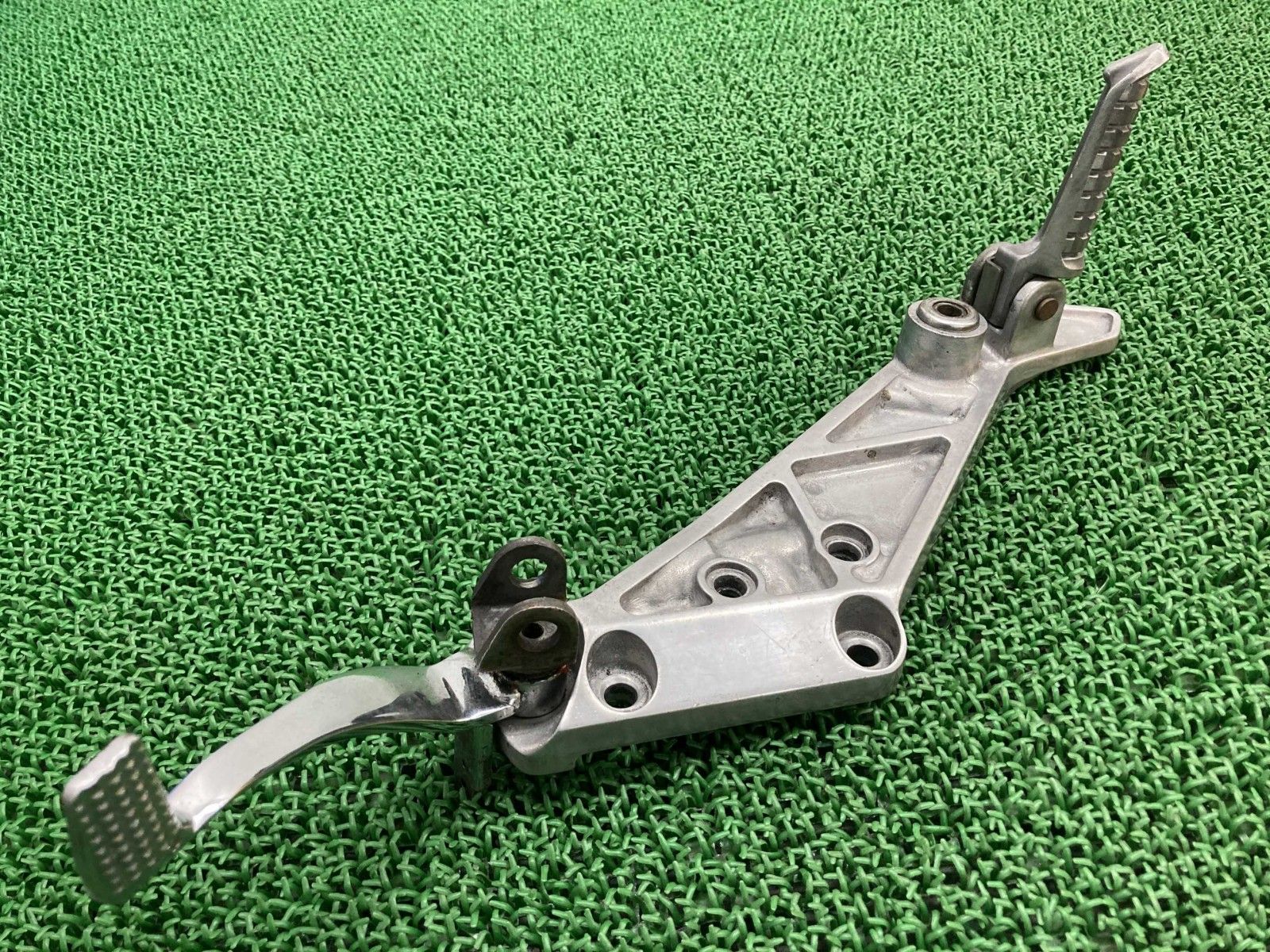 ZRX400 ステッププレート 右 1678 カワサキ 純正 ZR400E バフ掛け加工 前期 ブレーキペダル タンデムステップペグ lJ