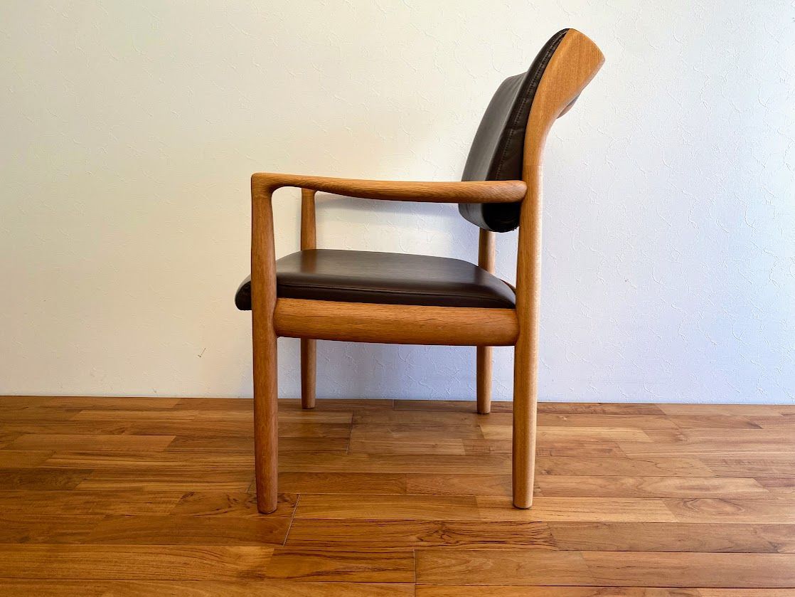 飛騨産業 CRESCENTシリーズ アームチェア SG270A 仕上済み② 飛騨産業 CRESCENTシリーズ アーム チェア SG270A 仕上済② - メルカリ