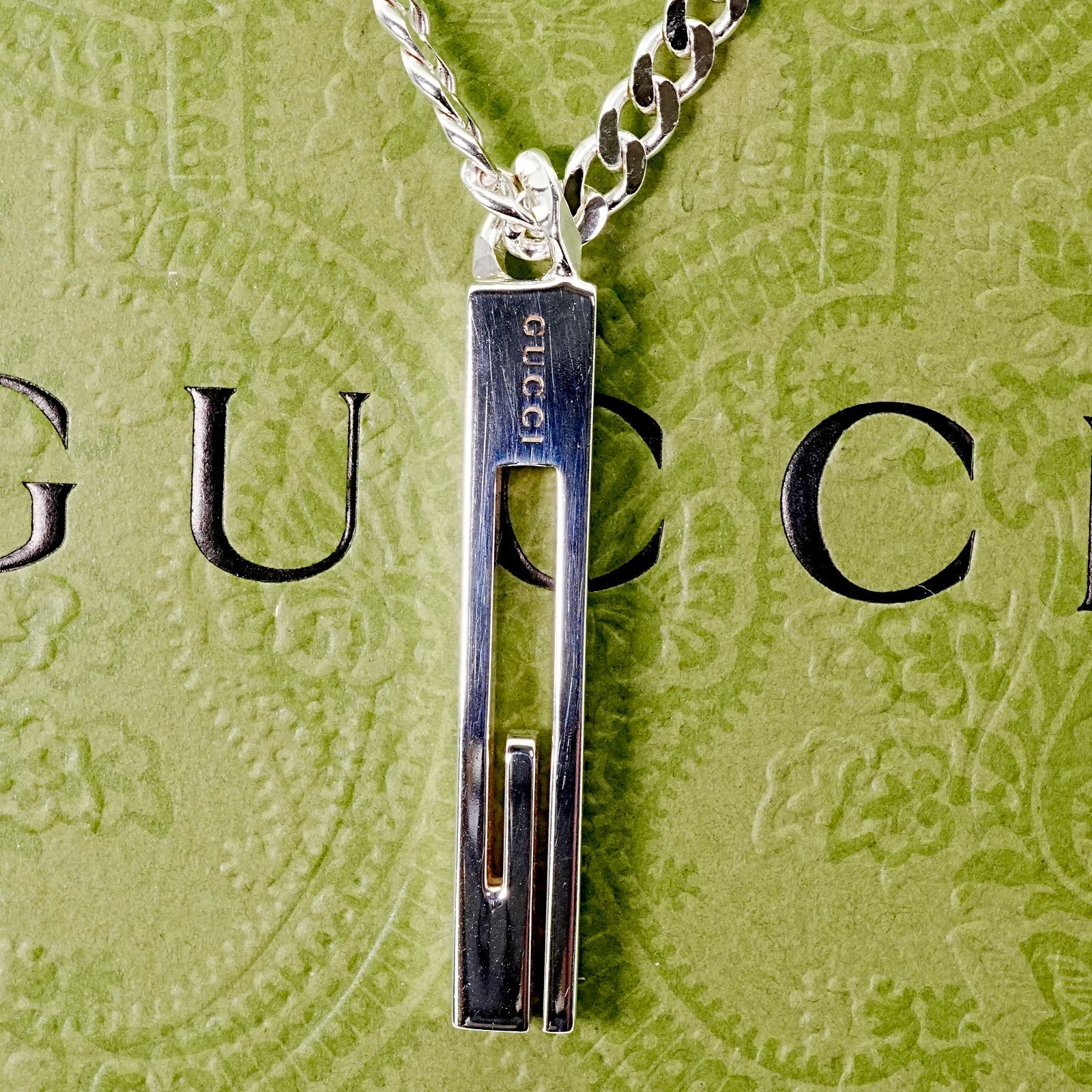 グッチ カットアウト G ラージ バー ネックレス 25-182S