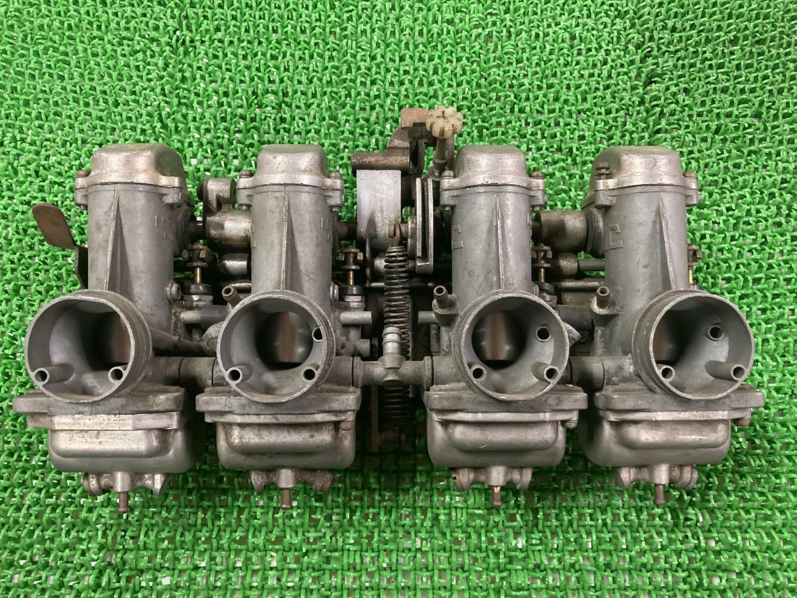 GS750E キャブレター 450 スズキ 純正 バイク 部品 GR72A 激レア 修復素材に 部品取りに デットストックに 車検 Genuine 【中古】 4 GS750E キャブレター 450 スズキ 純正 バイク 部品 GR72A 激レア 修復