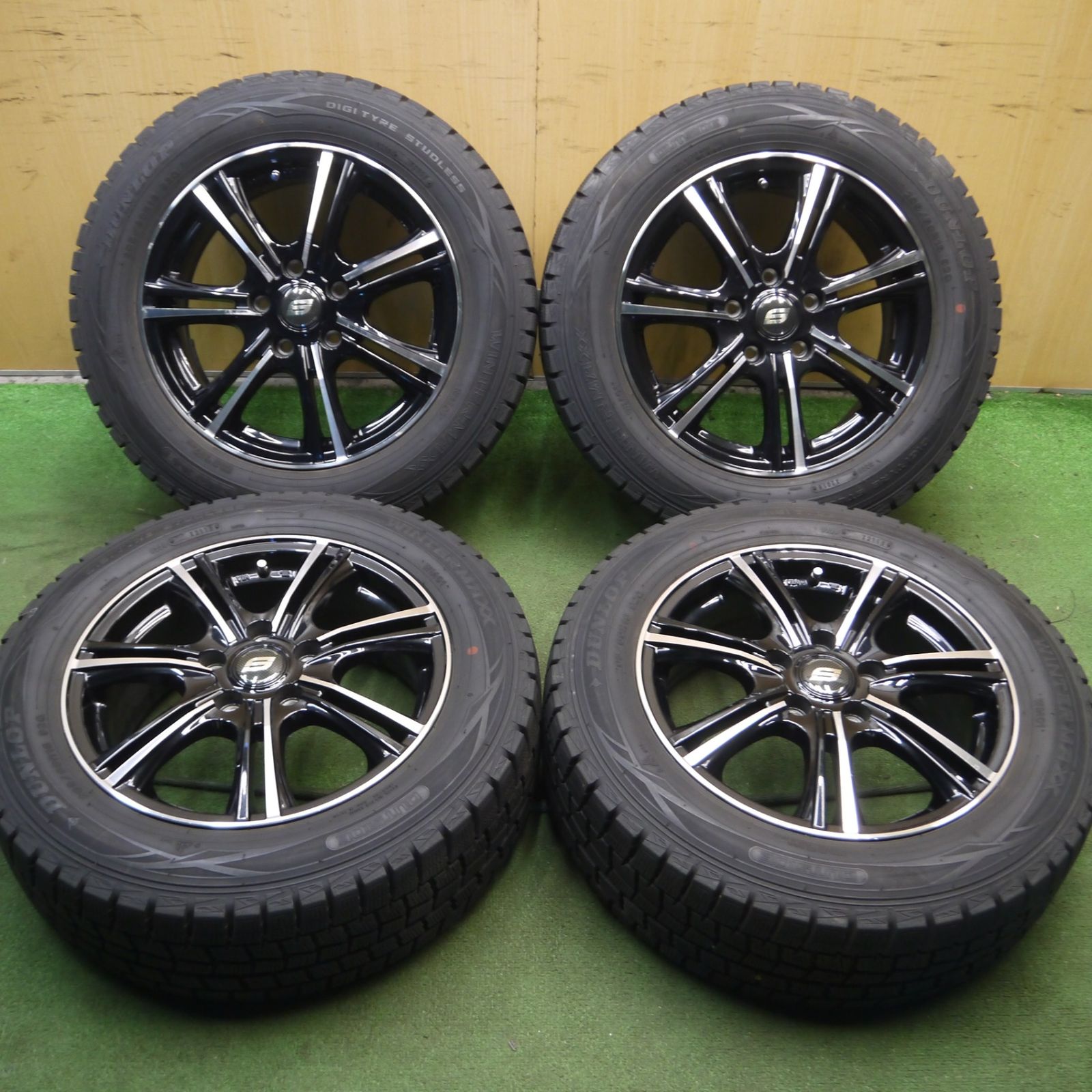*送料無料*バリ溝！9.5分スタッドレス 205/60R16 ダンロップ ウインターマックス WM01 STRANGER ストレンジャー 16インチ PCD114.3/5H4012908Hス