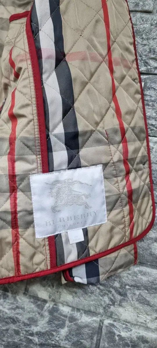 バーバリーキッズ キルトキルティングジャケット