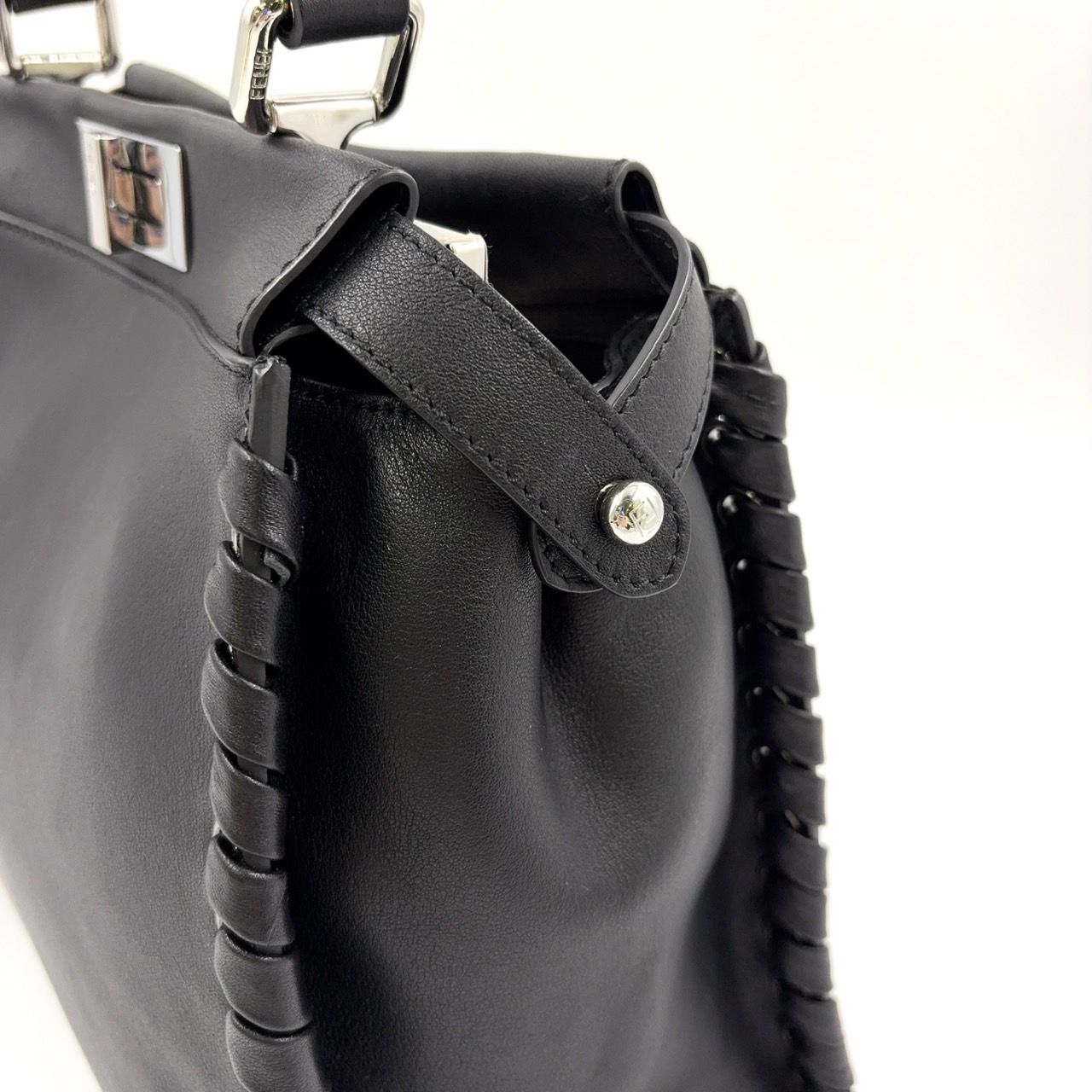 【メルカリあんしん鑑定タグ付】FENDI ピーカブー レギュラー セレリアレザー メルカリあんしん鑑定タグ付】FENDI ピーカブー レギュラー