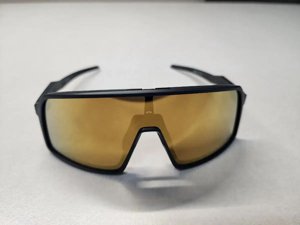 Oakley スートロ　スポーツサングラス ブラックミラーゴールド Oakley スートロ スポーツサングラス ブラックミラーゴールド Oakley