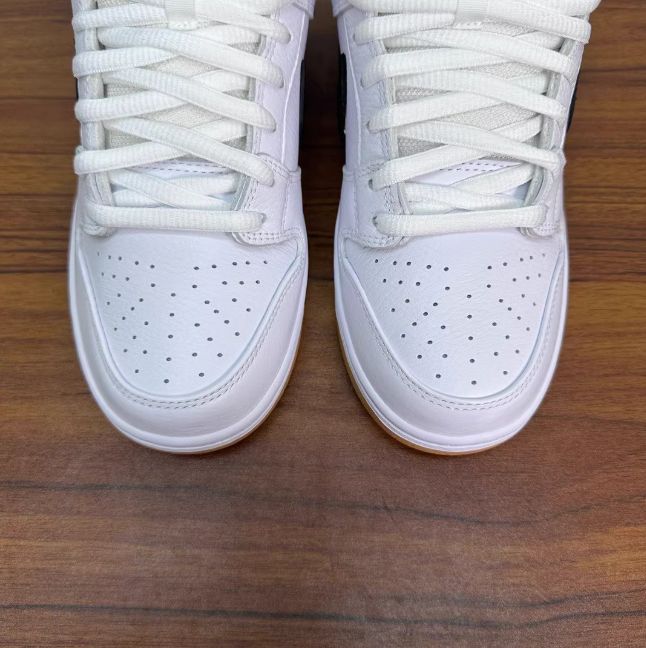 SB Dunk Low Pro ホワイトガム ※箱ありタグはなし - メルカリ