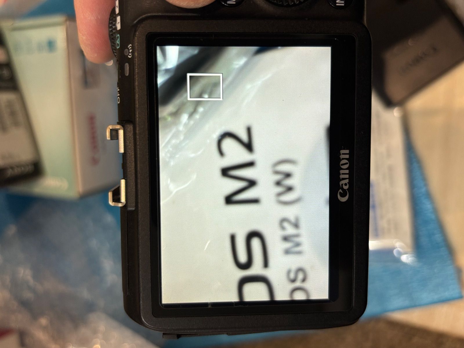 キヤノン、ミラーレス一眼「EOS M2」を12/20発売 - 価格.com