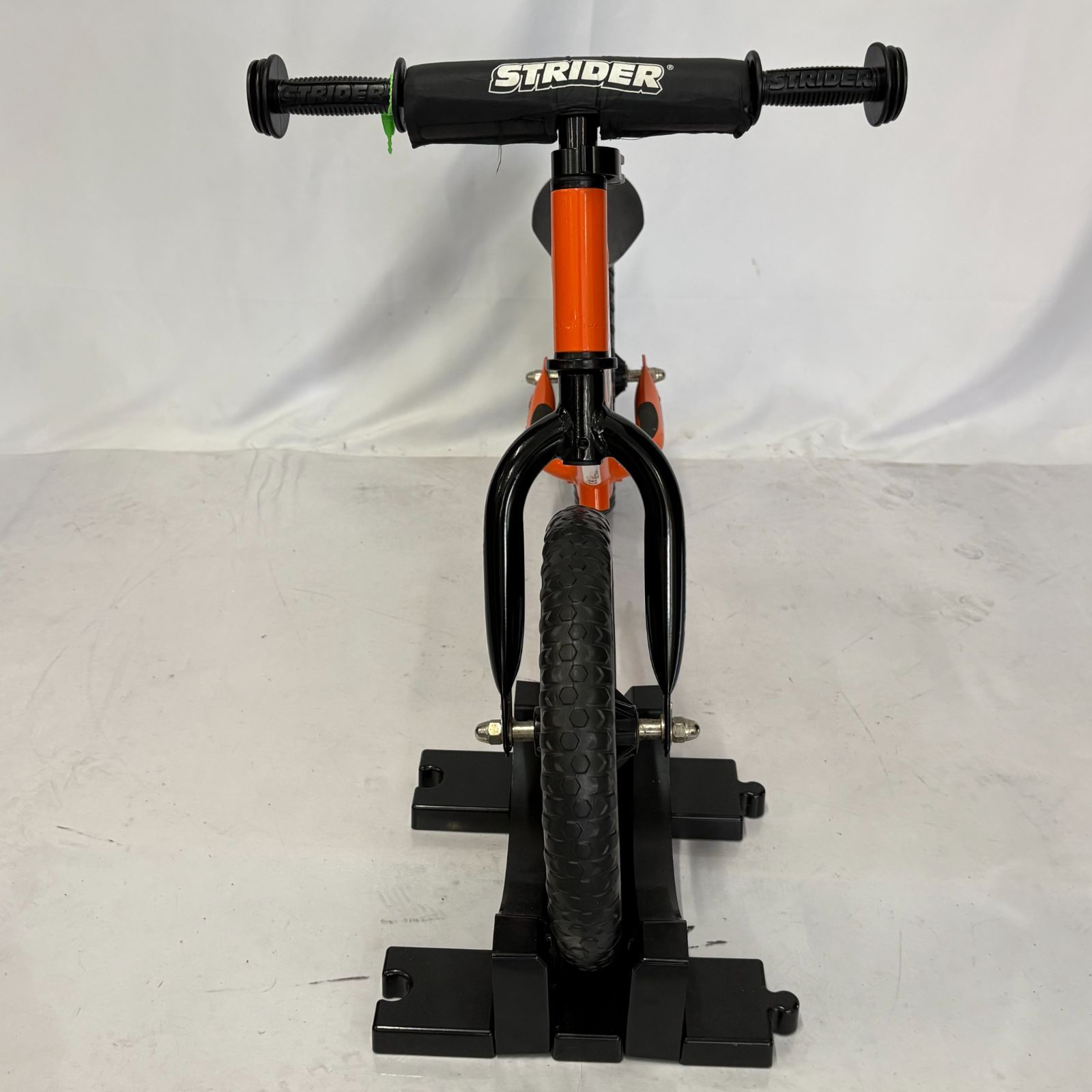 極美品 STRIDER バランスバイク カスタム版 オレンジ 12インチ 極美品 STRIDER バランスバイク カスタム版 オレンジ 12インチ ［美品