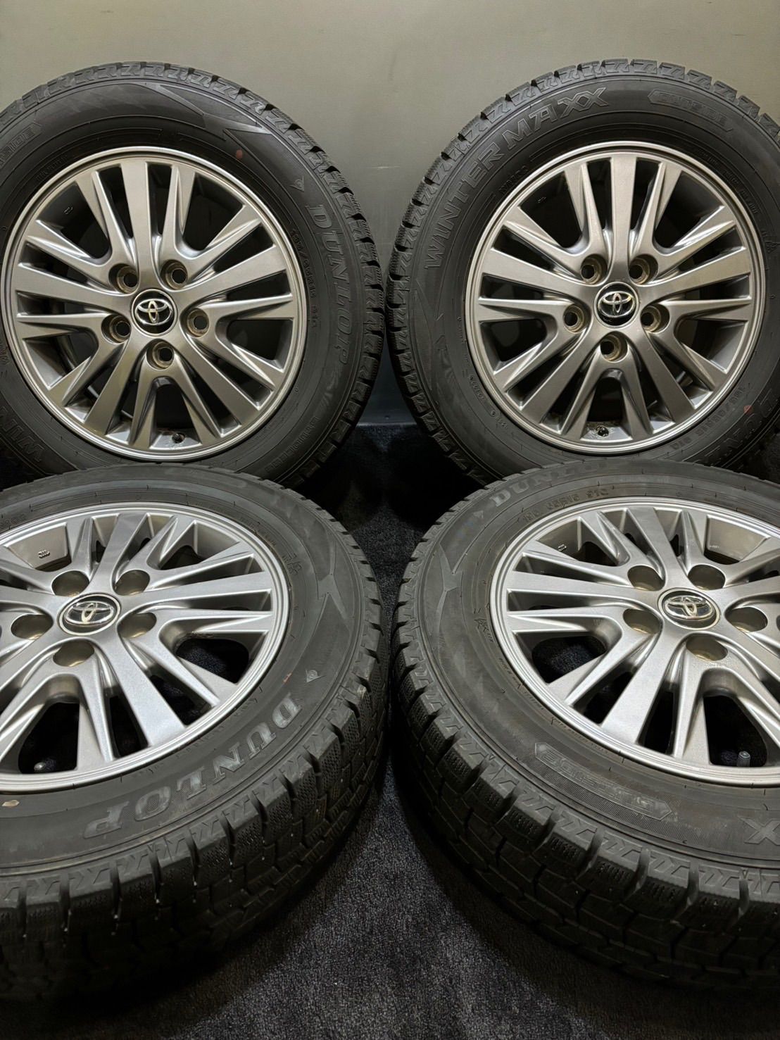 195/65R15 DUNLOP/WINTER MAXX WM02 22年製 トヨタ エスクァイア 純正 15インチ 6J +50 114.3 5H スタッドレス 4本 ノア (2-H518)