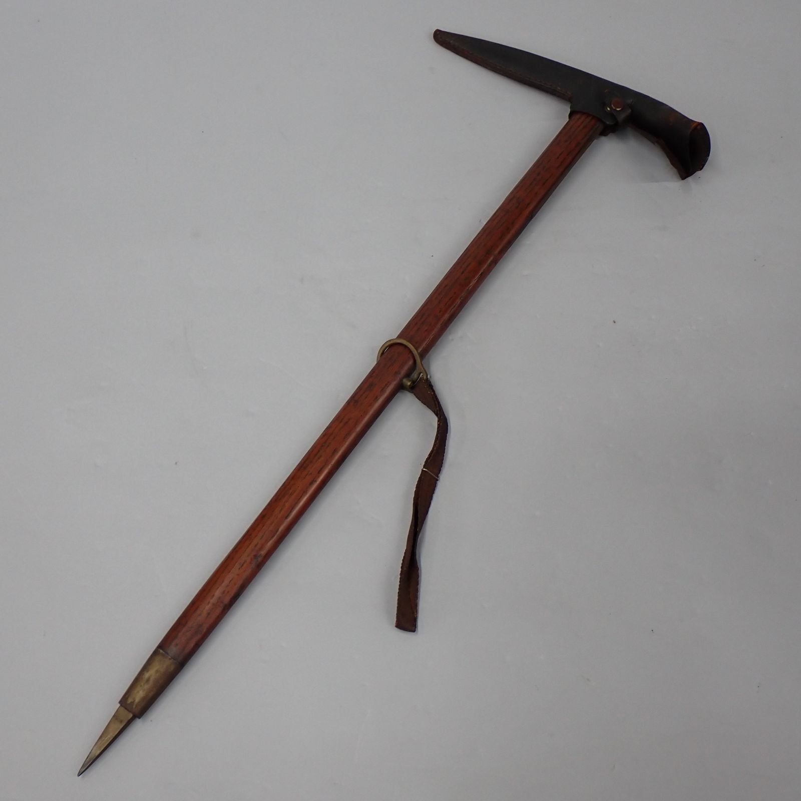 ヴィンテージピッケルSAPPORO BERGHEIL K.I.W 札幌門田 趣のある木製ピッケルは芸術品です。名工・札幌門田[2019.12.23