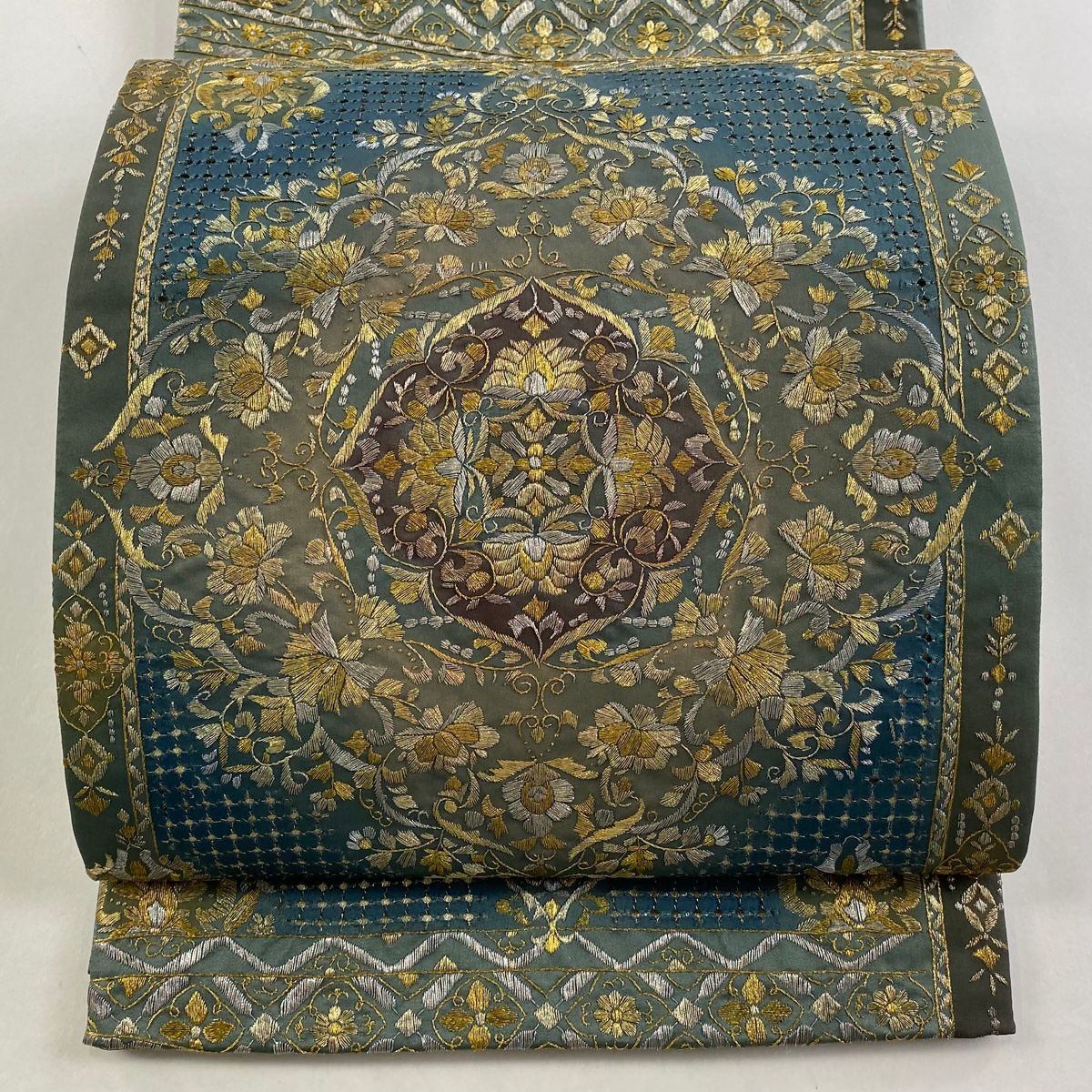 袋帯 華文 草花 金銀糸 刺繍 緑 六通 正絹