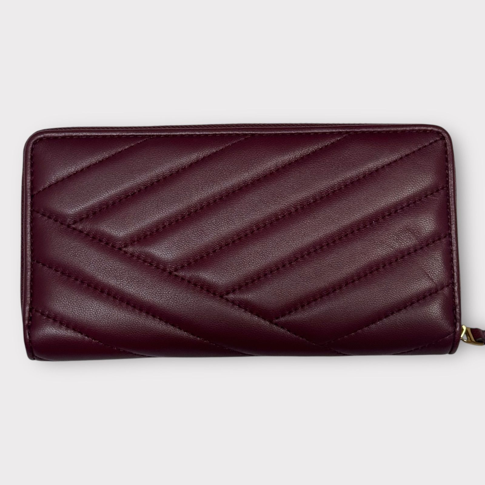 極美品！TORY BURCH トリーバーチ 長財布 シェブロン キルティング 
