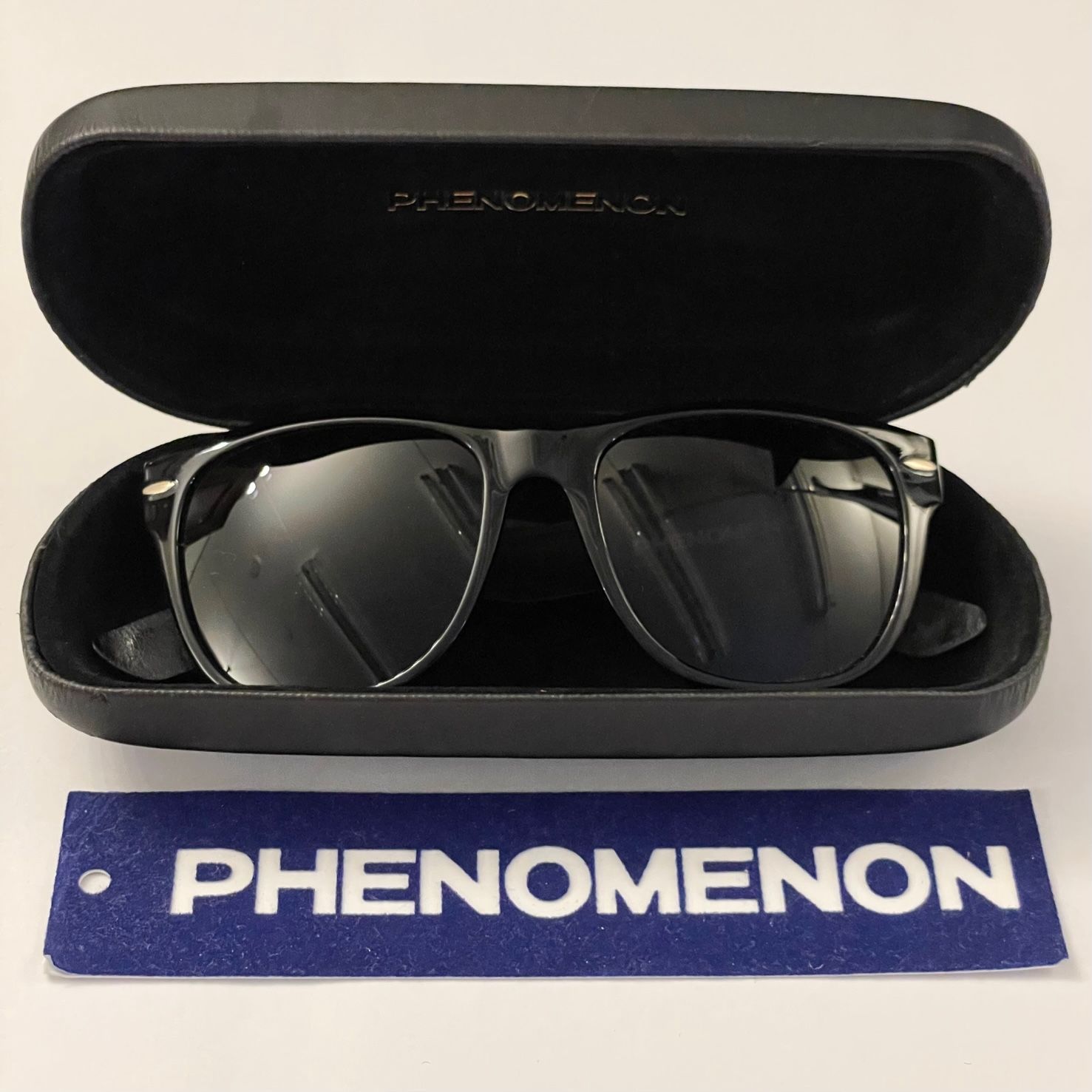 ケース付き PHENOMENON 2009年モデル ビーズデザインサングラス 